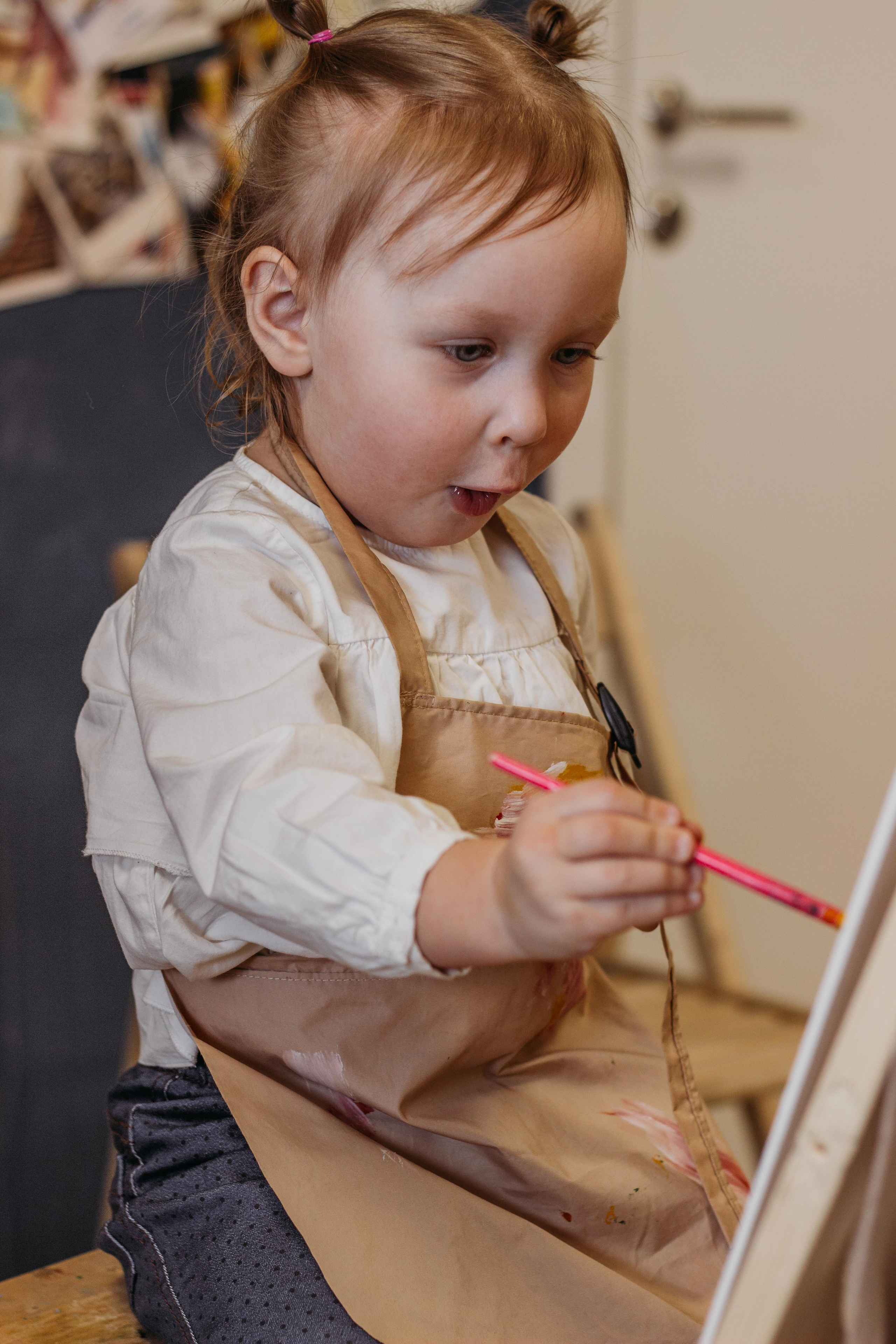 Фотосессия юной художницы. Венера Гайн. Репортажный фотограф  Тюмень. Обучение фотографии с 0