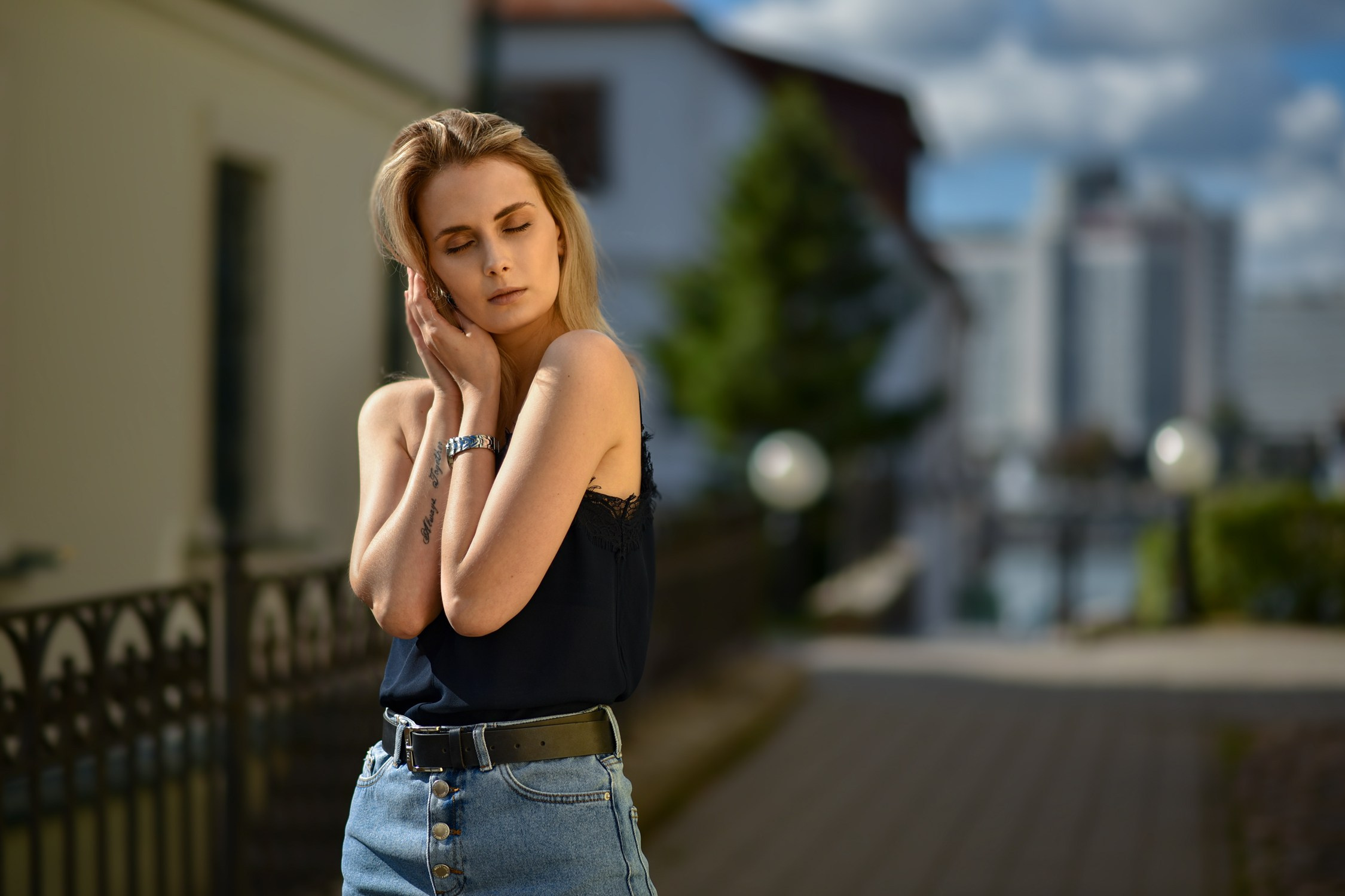 Фотосессия для турецкой модели. Компания и фотошкола по созданию контента в Москве