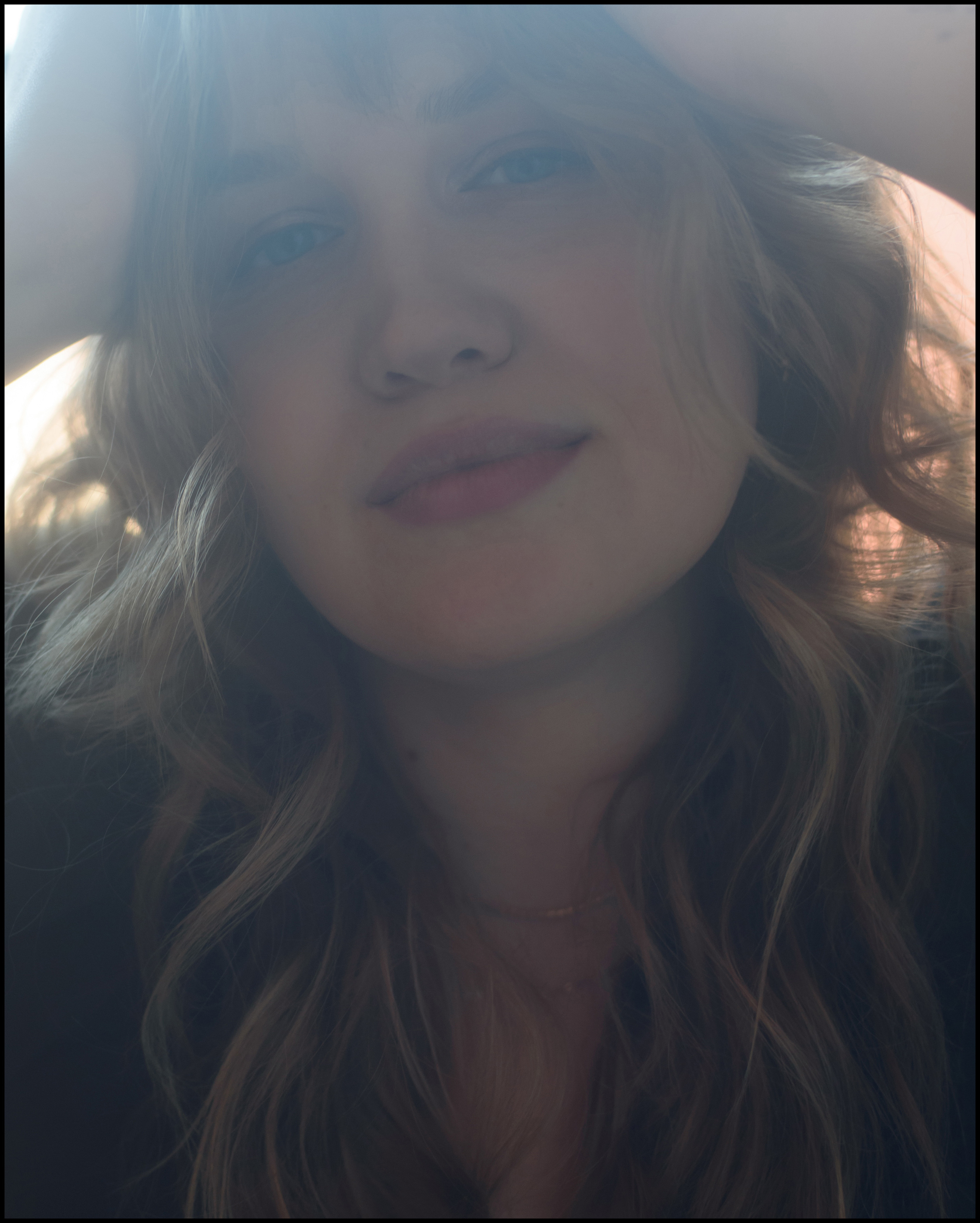 Портрет в студии на теневой стороне