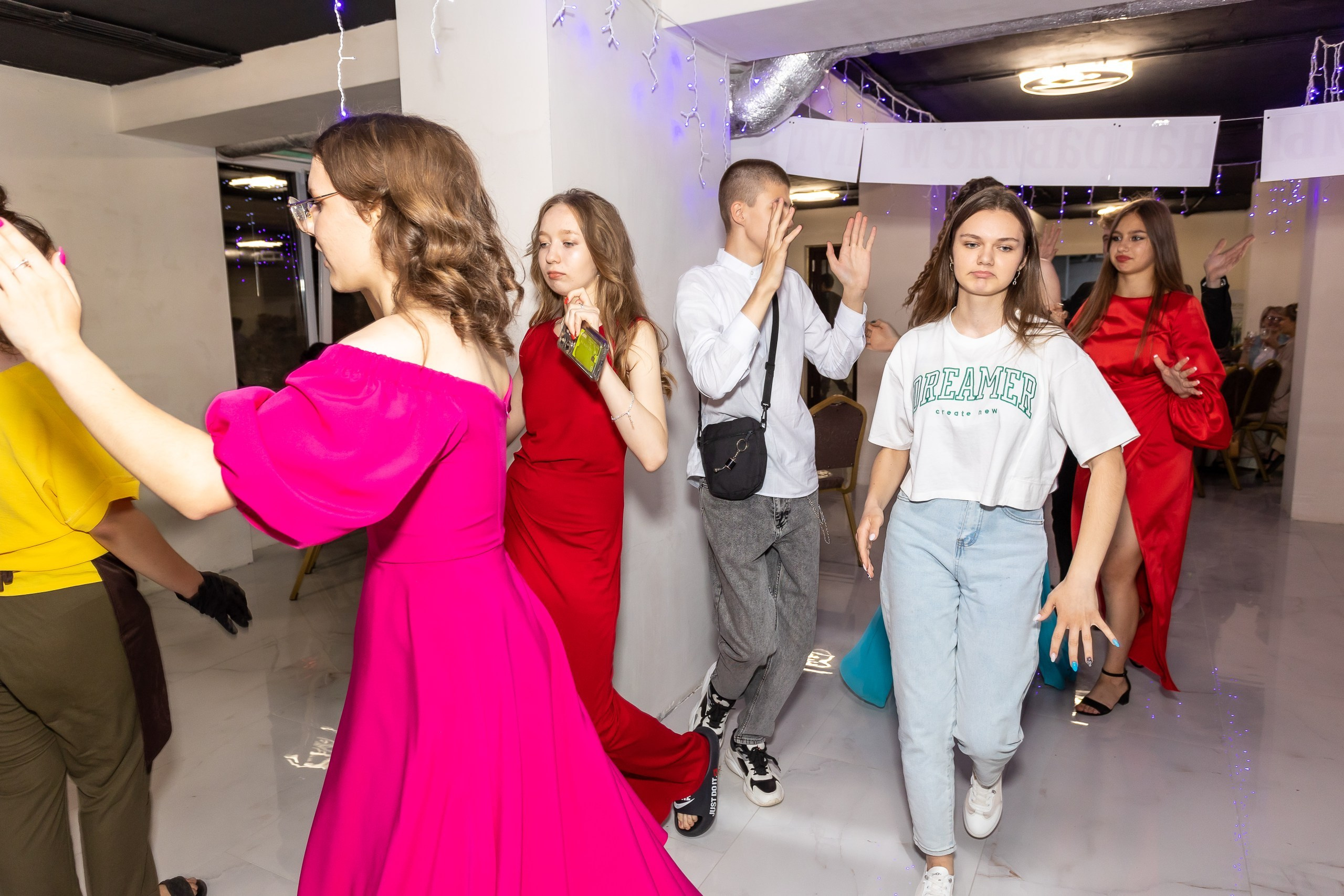 Вручение аттестата и выпускной вечер. Выпускные альбомы Майкоп, Краснодар Елена Золотарева