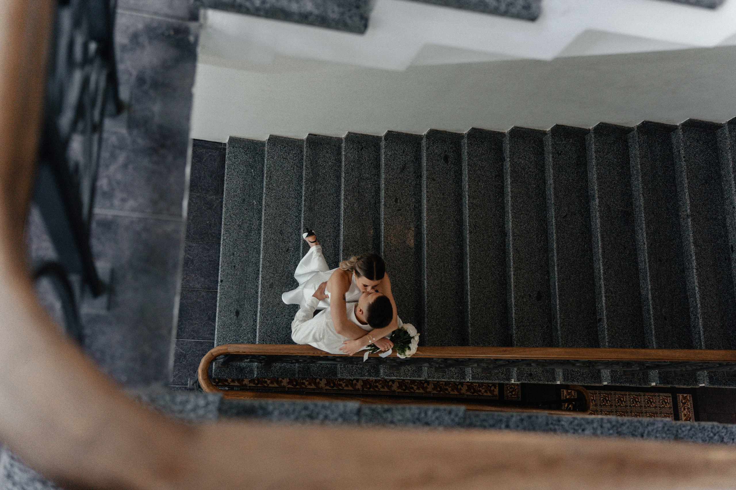 Любовь в одном знаменитом подъезде Минска. Ваш семейный фотограф в Минске — Вика Трегубова