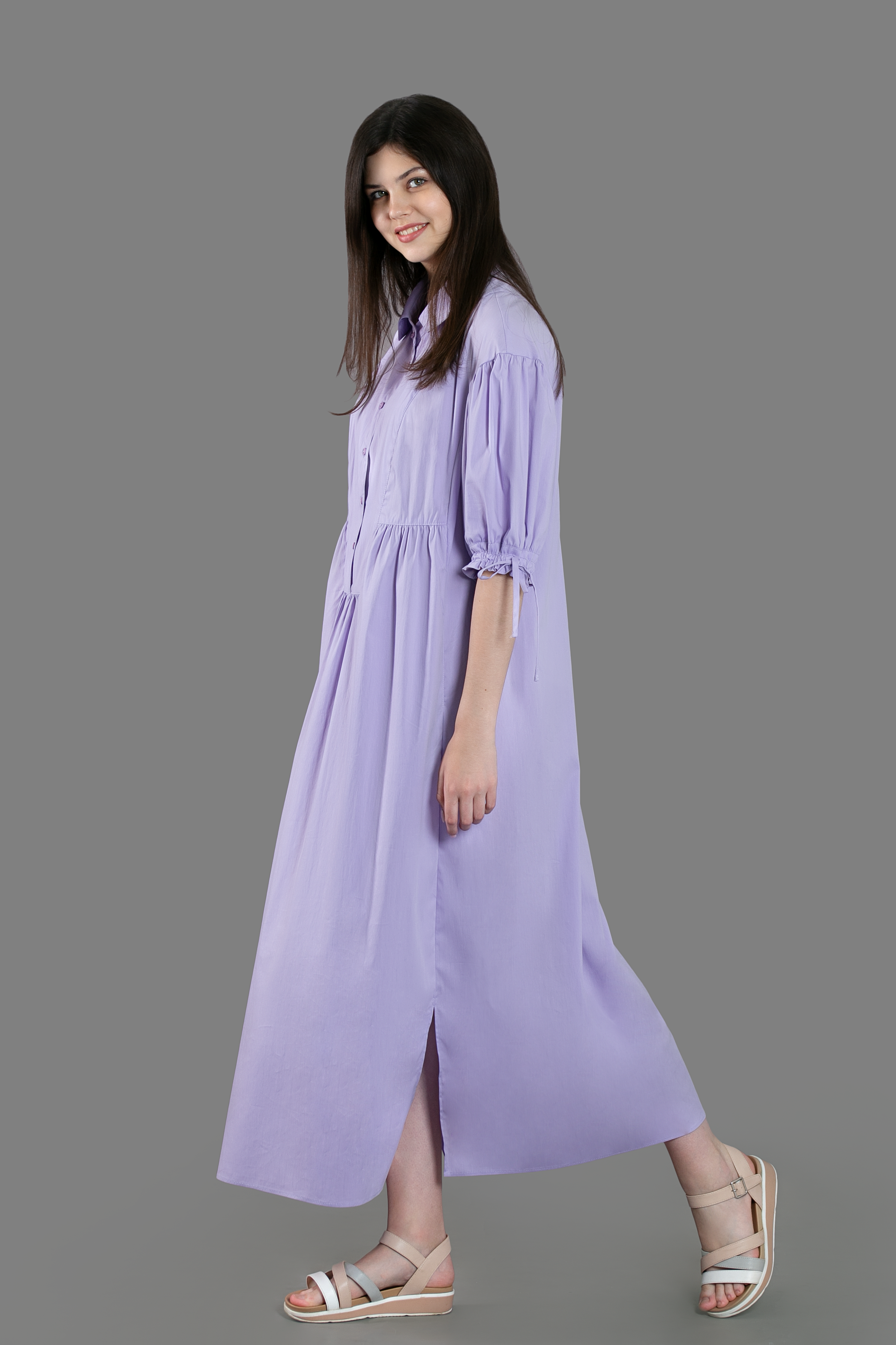 Женская одежда на сером фоне. Каталог. Модель из нашей базы. Предметная, рекламная фотосъёмка в Орле. Предметный фотограф в Орле