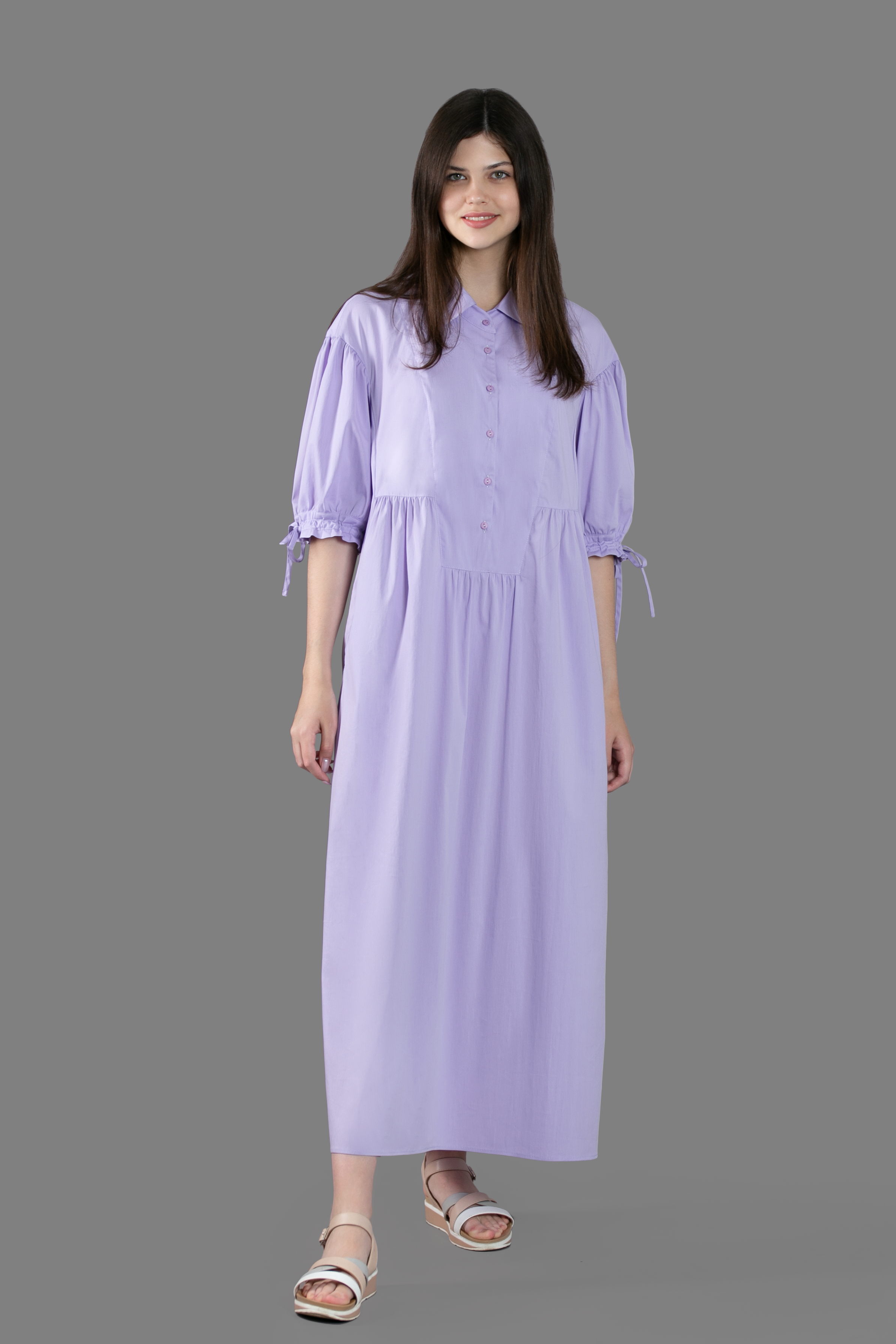 Женская одежда на сером фоне. Каталог. Модель из нашей базы. Предметная, рекламная фотосъёмка в Орле. Предметный фотограф в Орле