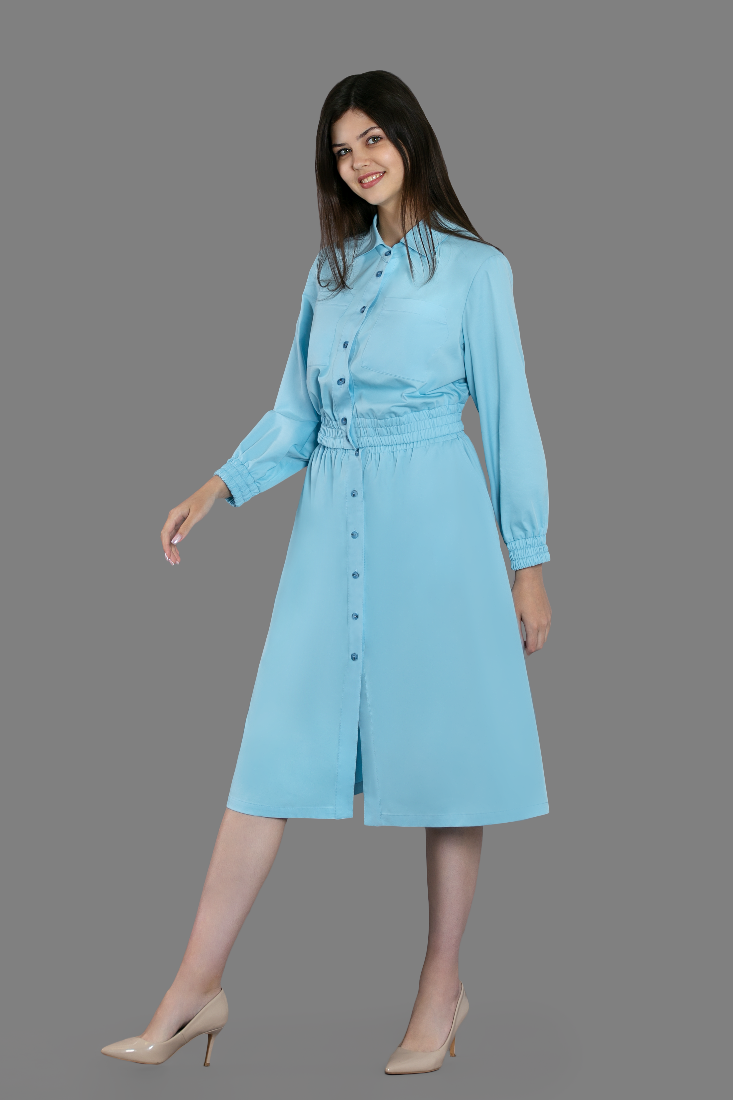 Женская одежда на сером фоне. Каталог. Модель из нашей базы. Предметная, рекламная фотосъёмка в Орле. Предметный фотограф в Орле