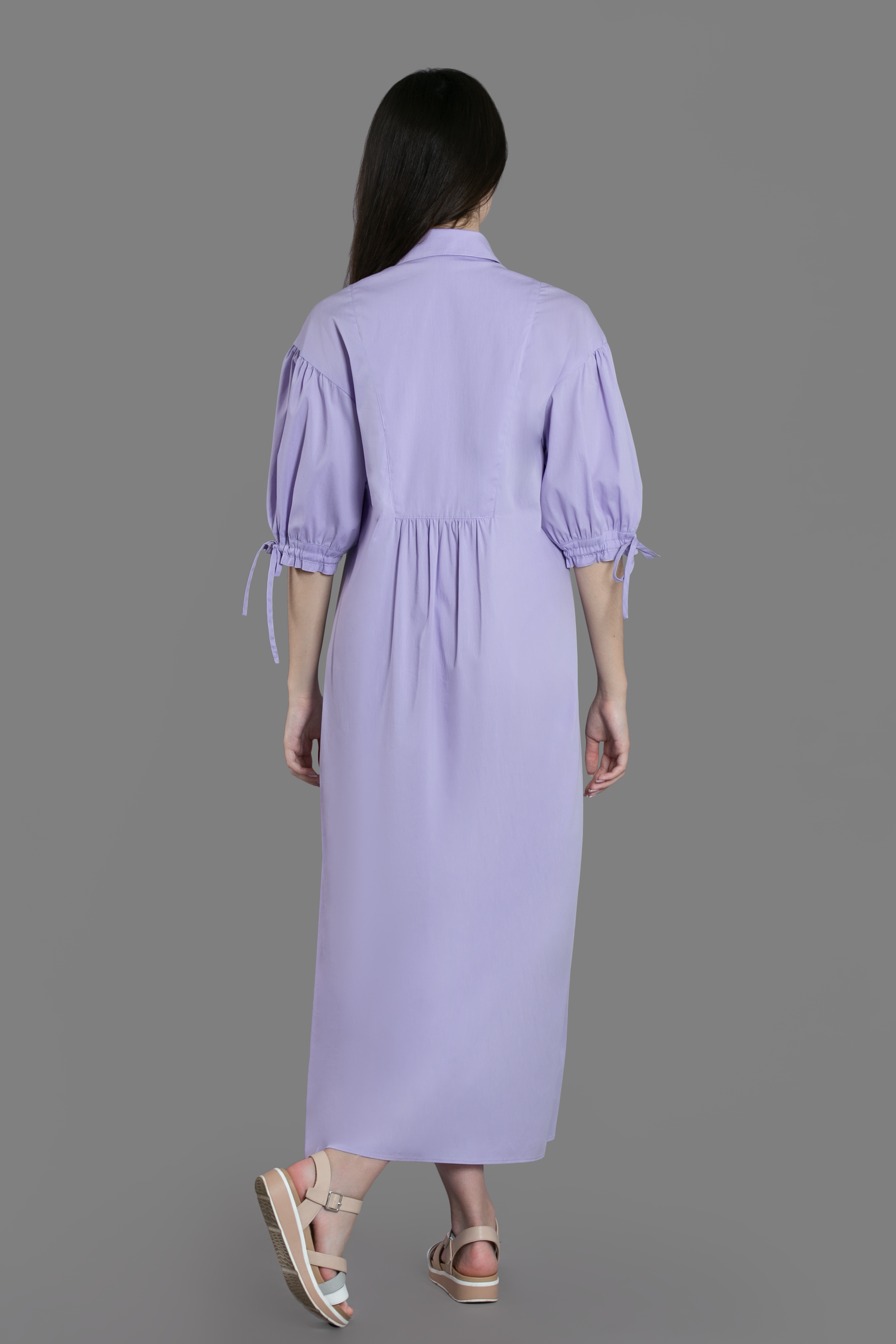 Женская одежда на сером фоне. Каталог. Модель из нашей базы. Предметная, рекламная фотосъёмка в Орле. Предметный фотограф в Орле