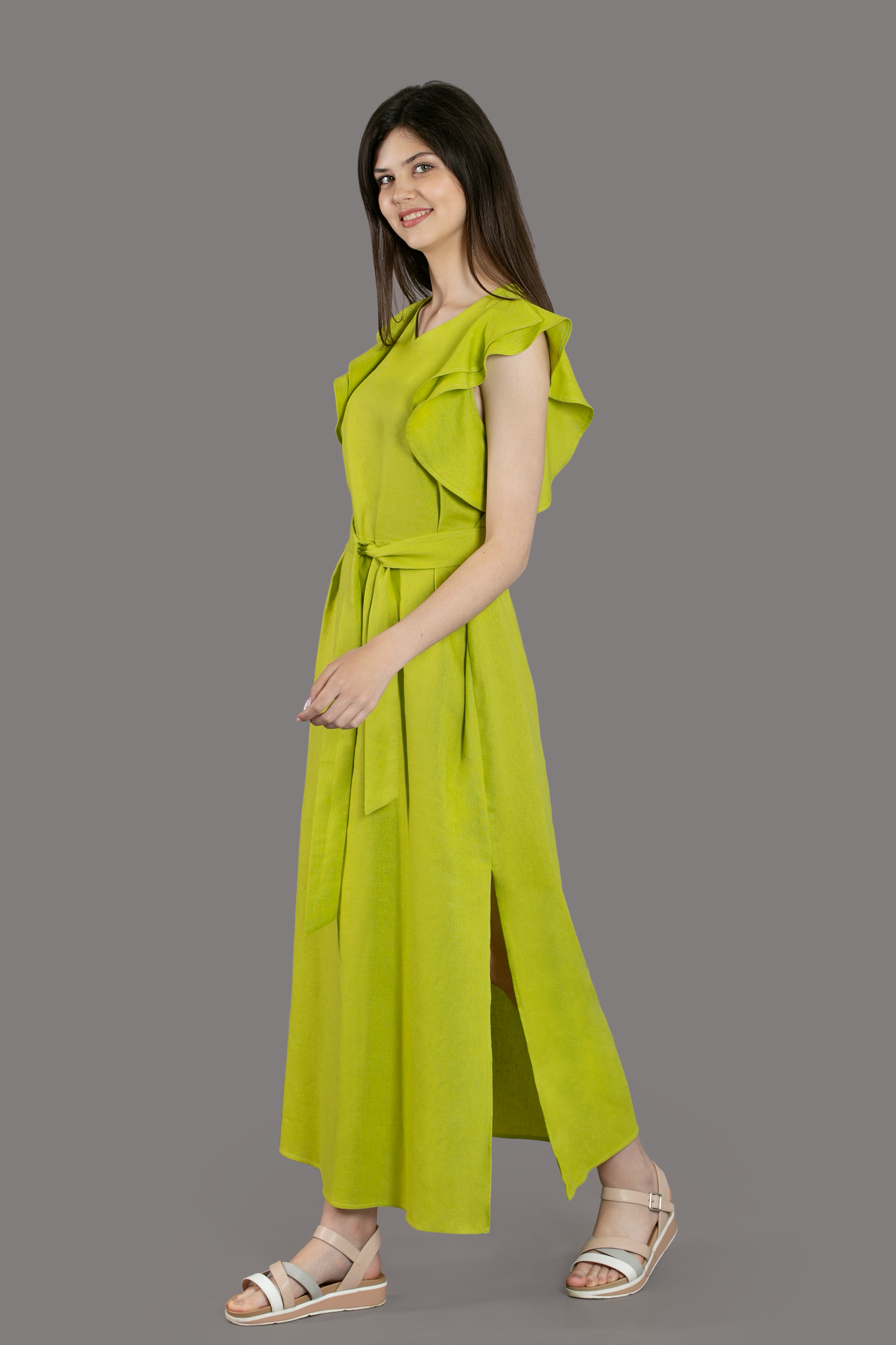 Женская одежда на сером фоне. Каталог. Модель из нашей базы. Предметная, рекламная фотосъёмка в Орле. Предметный фотограф в Орле