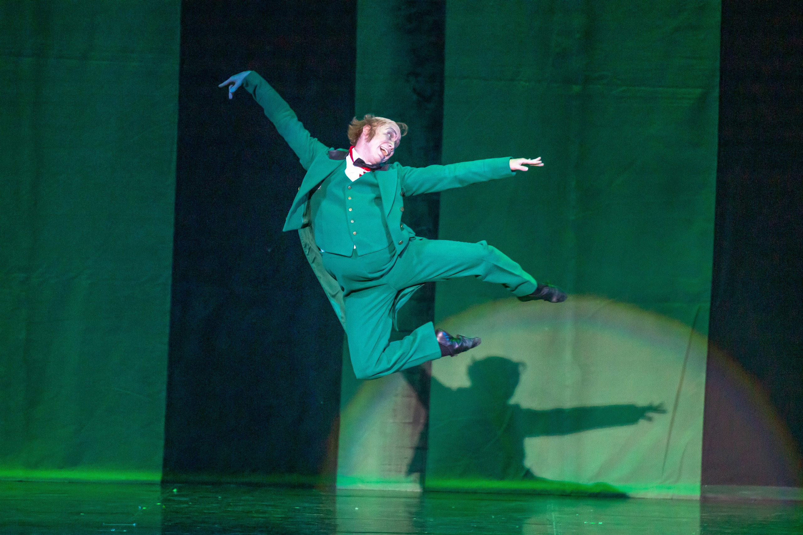 Анюта — спектакль — премьера на сцене Зимнего театра Марийского театра оперы и балета. Фотограф в Сочи Юрий Шептаев