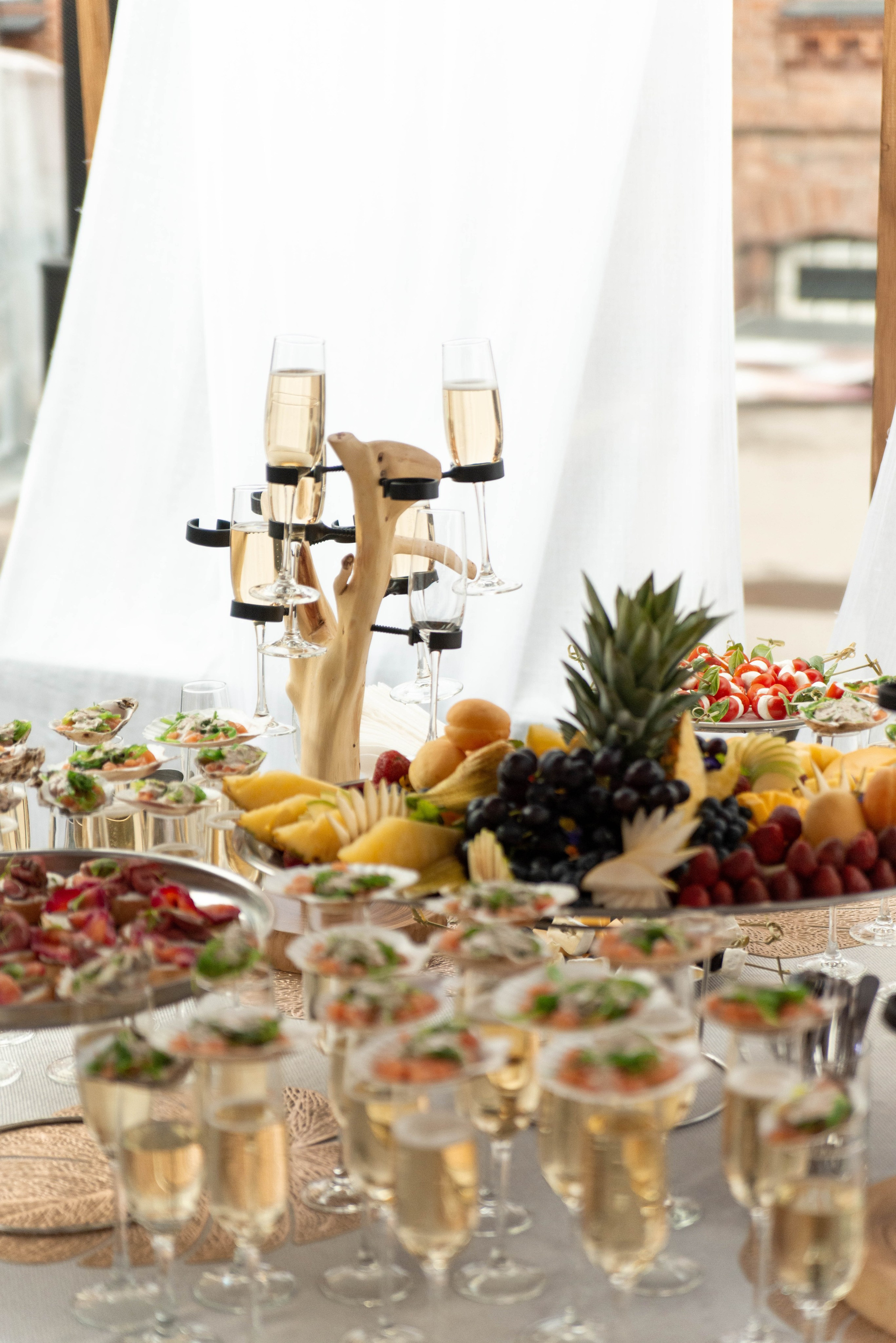 Вадим и София короткая версия свадебного дня. Меня зовут Александр Литвинчук и я свадебный фотограф в Саратове