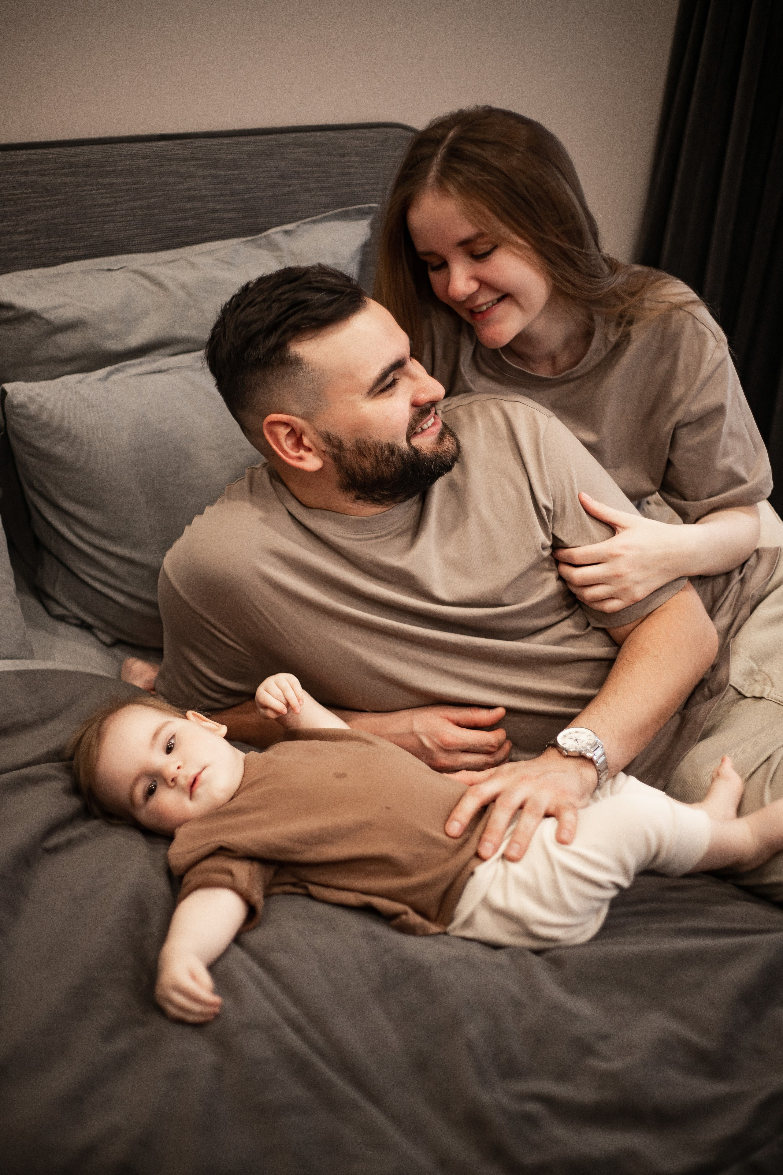 Совместный завтрак. Семейная съемка — это красивый способ признаться своей семье в любви