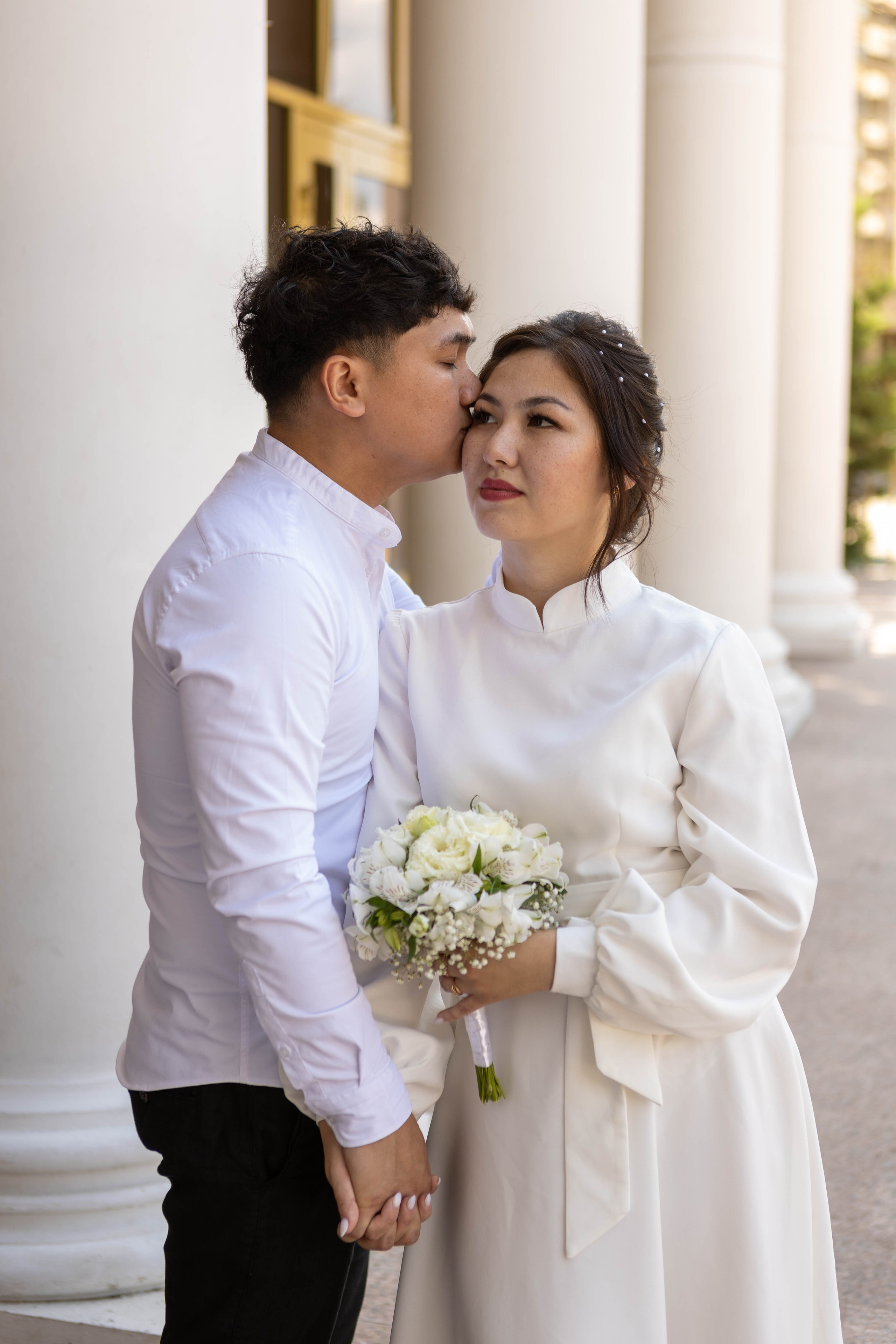 Шахматный дворец: Алтынай и Ерлана. Свадебный и предметный фотограф Ренат Каламперов