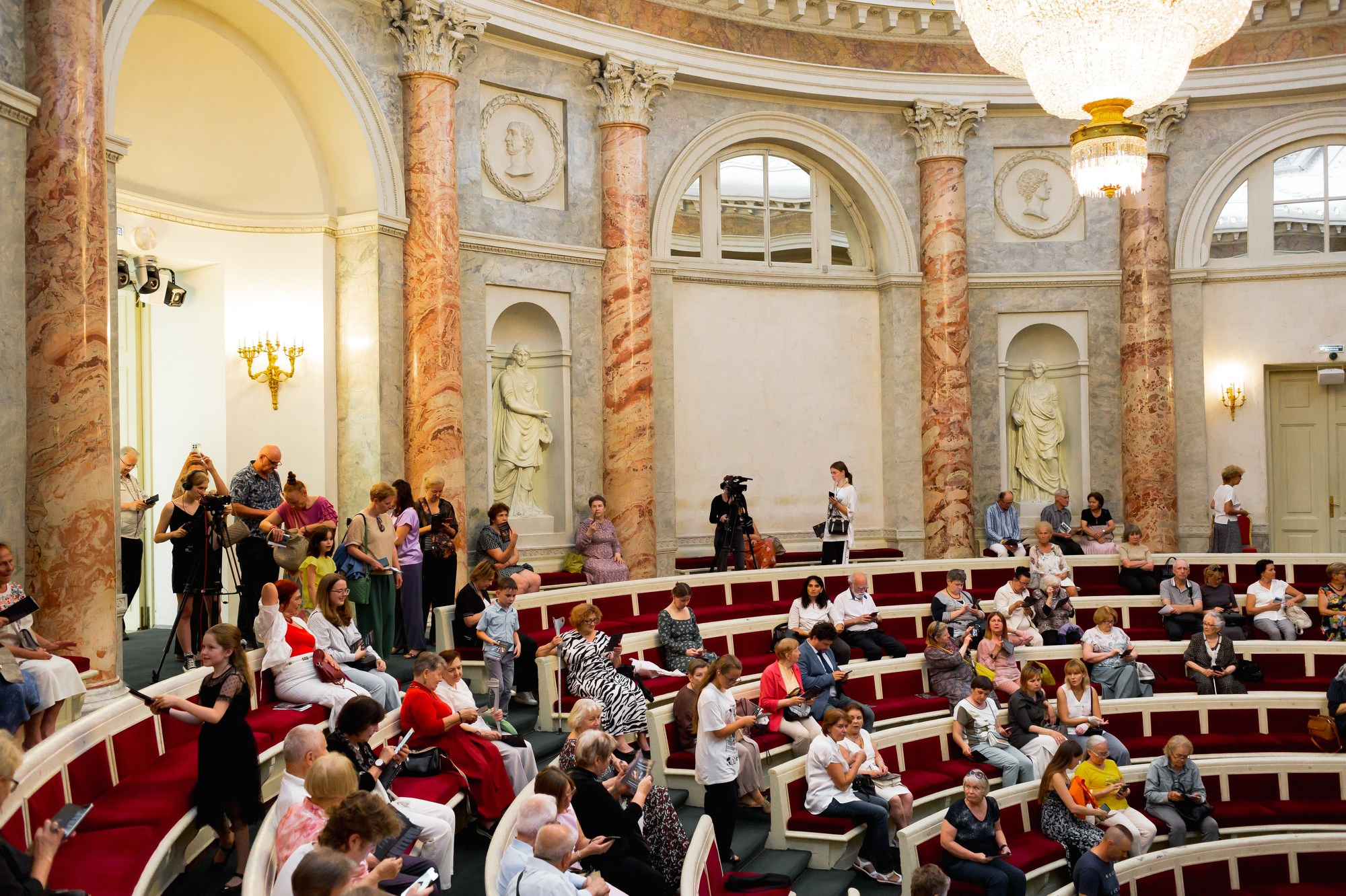 Спектакль Приглушенные голоса в Театре Эрмитажа (+репетиция). Семейный и портретный фотограф в Санкт-Петербурге Андрей Воробьев