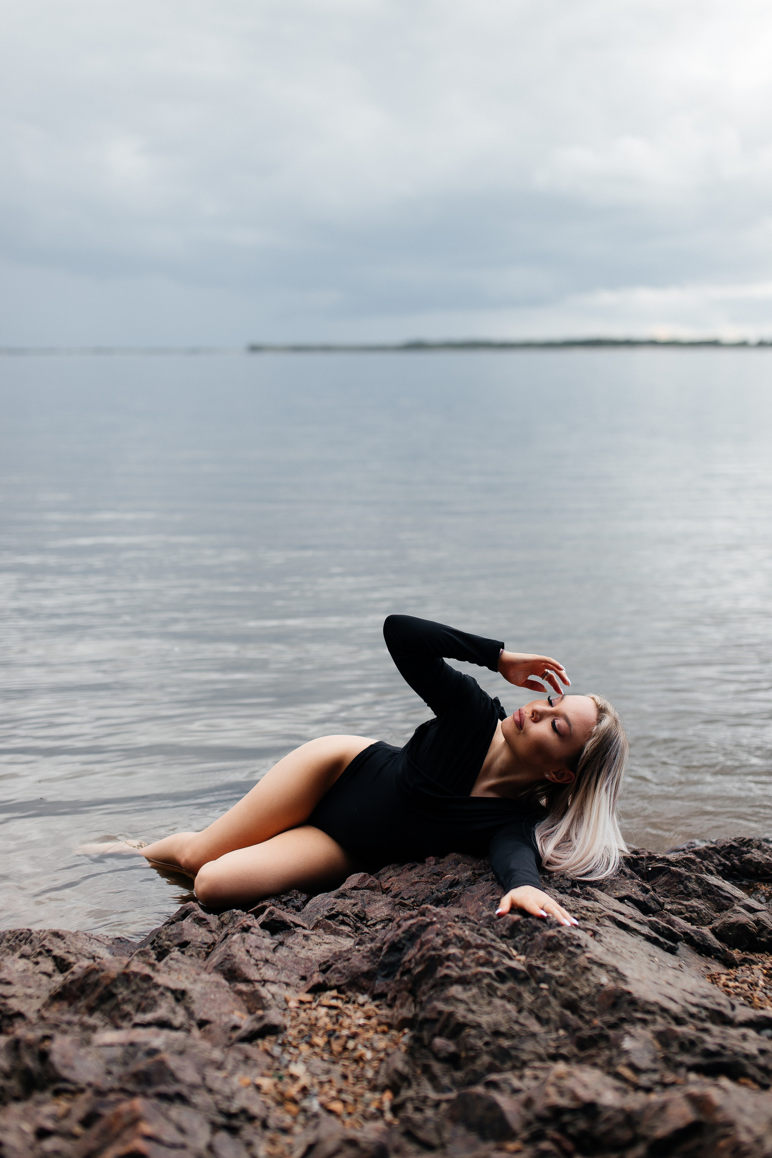 Босиком по скалам. Свадебный и семейный фотограф в Санкт-Петербурге