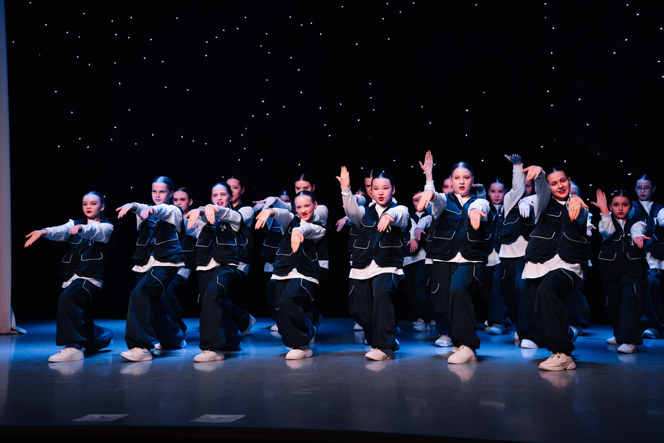 Благотворительный концерт в помощь Артему Сардаряну. Фотограф Артем Севостьянов. Профессиональная фотосъемка в Ногинске, Москве, Московской области и за границей