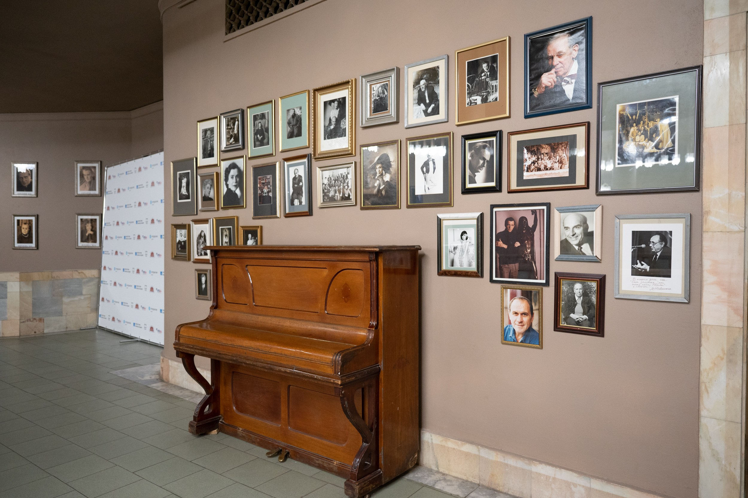 Вернисаж в Доме Актера. Фотосессии в Москве. Фотограф Жоголева Мария