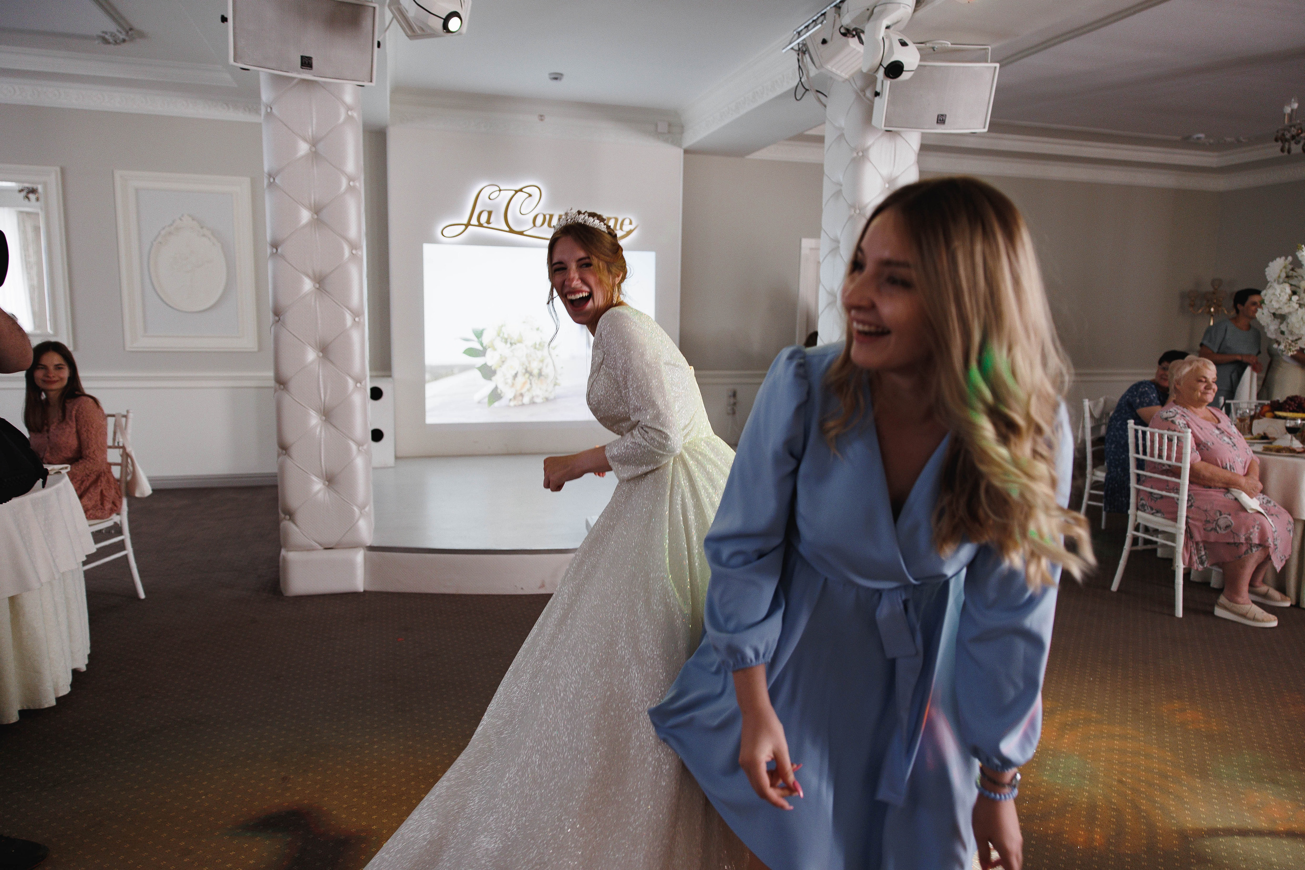 Чика-чика-чика-чика, ты-спелая клубника!. Галерея