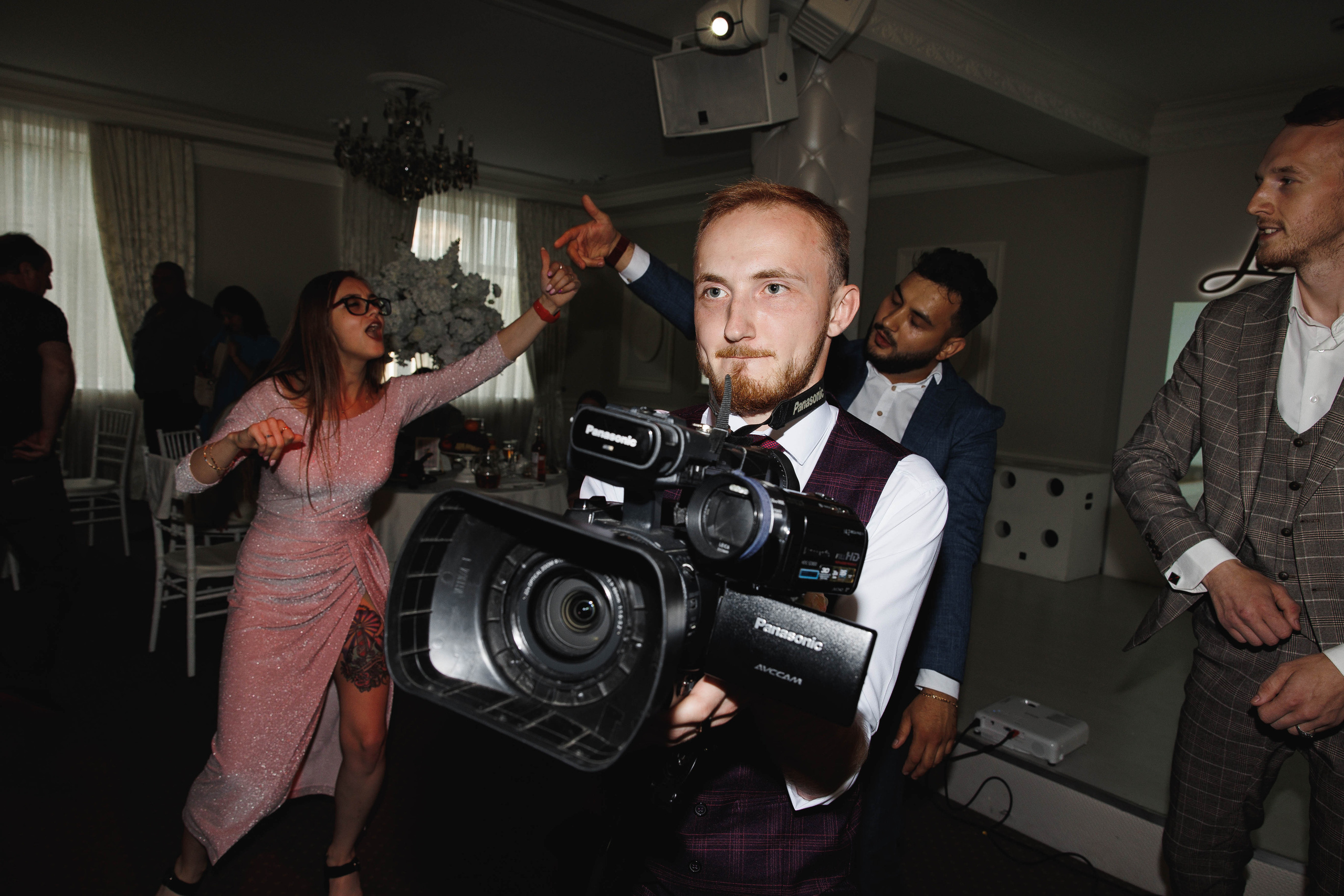 Чика-чика-чика-чика, ты-спелая клубника!. Галерея