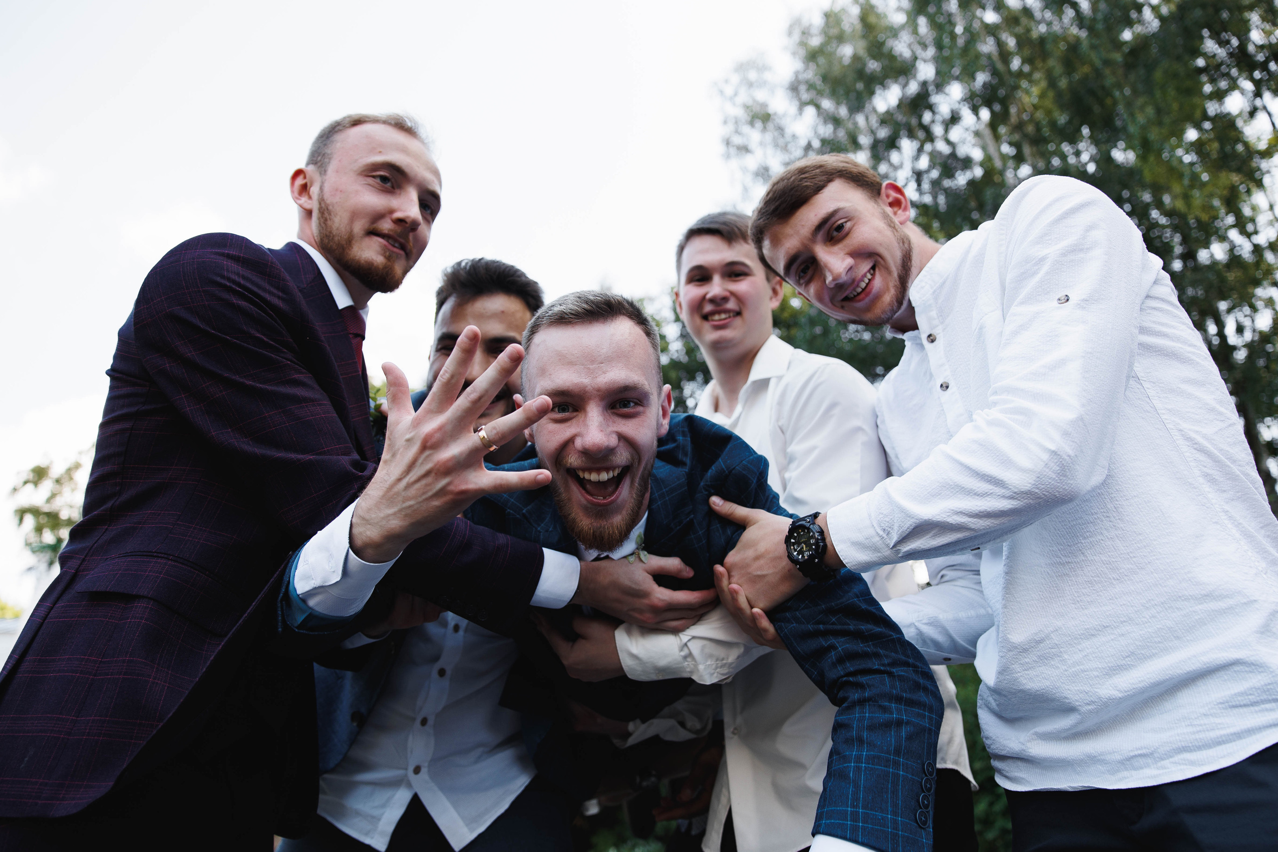 Чика-чика-чика-чика, ты-спелая клубника!. Галерея