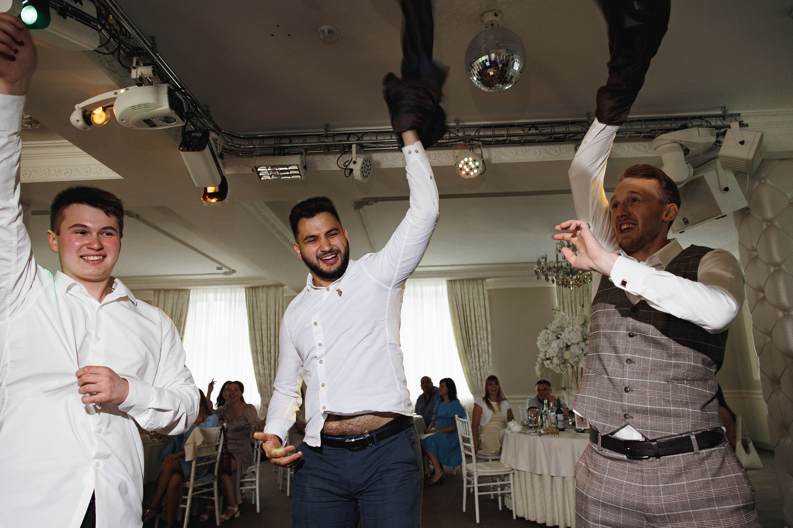 Чика-чика-чика-чика, ты-спелая клубника!. Галерея