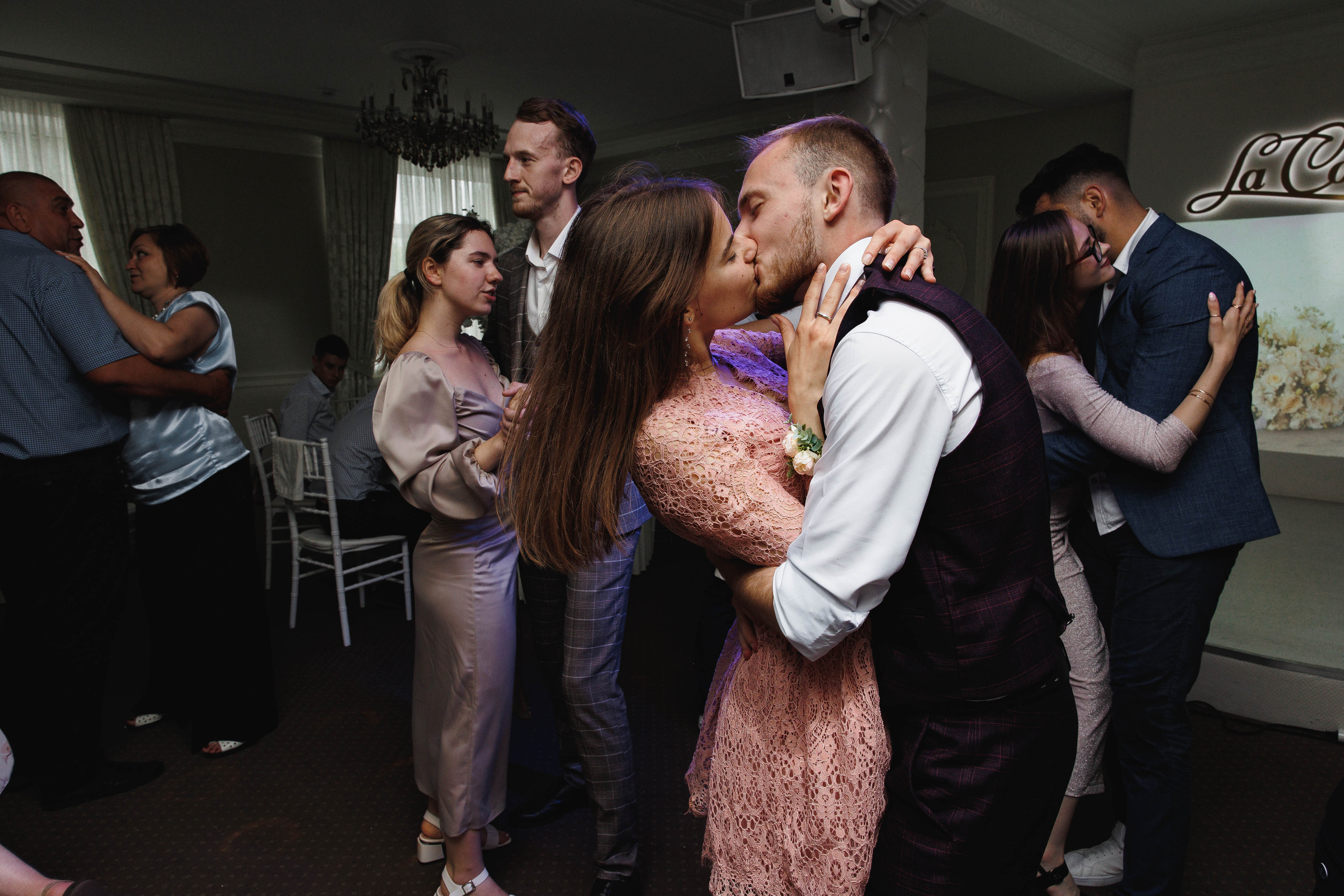 Чика-чика-чика-чика, ты-спелая клубника!. Галерея