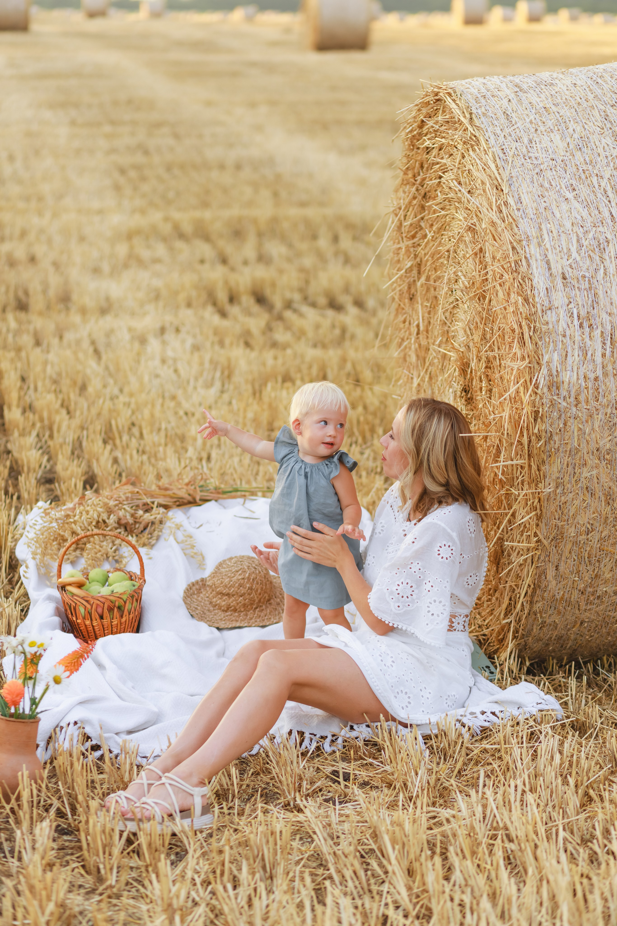 В стогах. Детский и семейный фотограф в Краснодаре Альбина Морозова