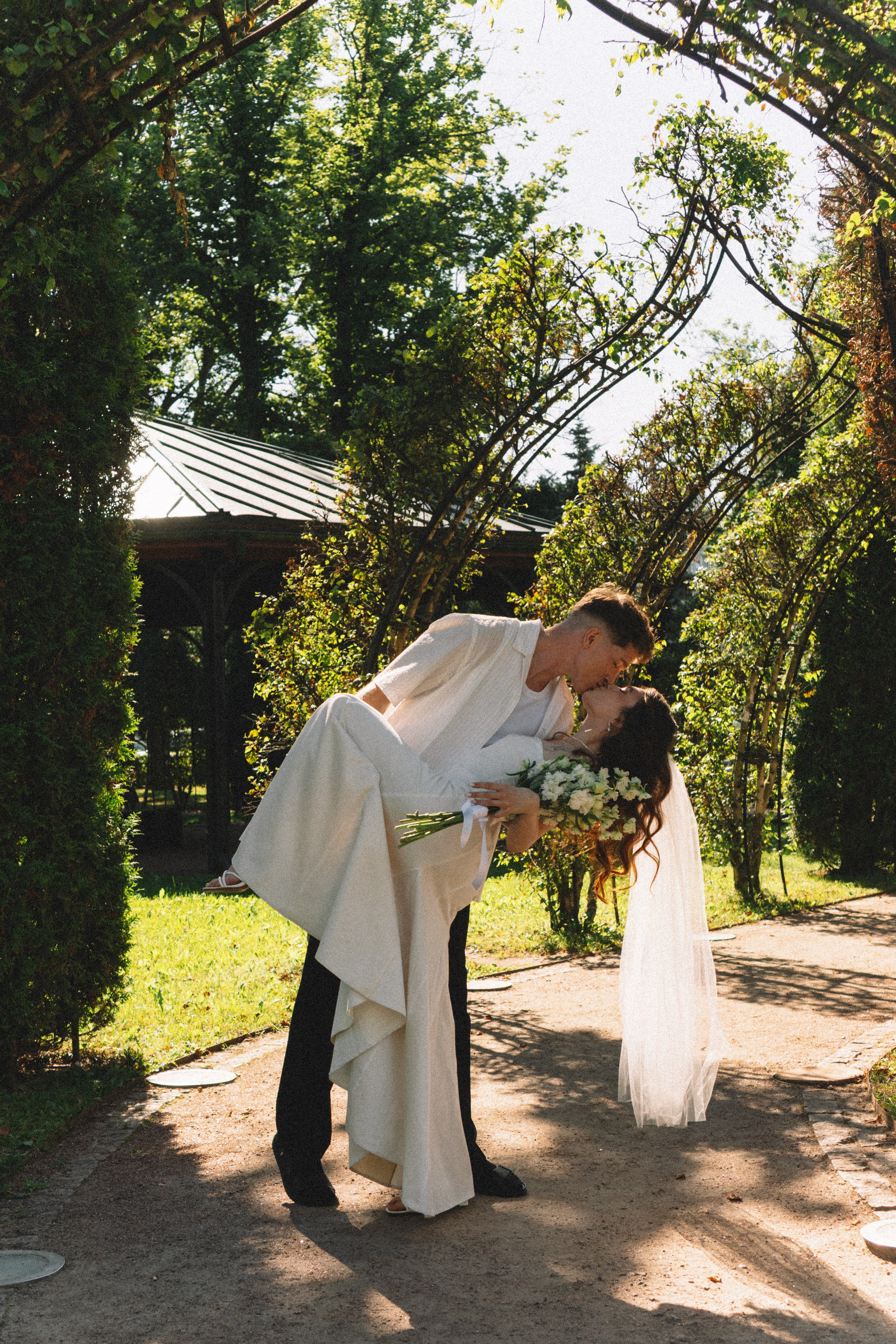 СВАДЕБНАЯ СЬЕМКА В ПЕТЕРГОФЕ И СЬЕМКА РЕПОРТАЖА В ЗАГСЕ ПЕТЕРГОФА. Профессиональный фотограф, Санкт-Петербург — Виктория Богомолова