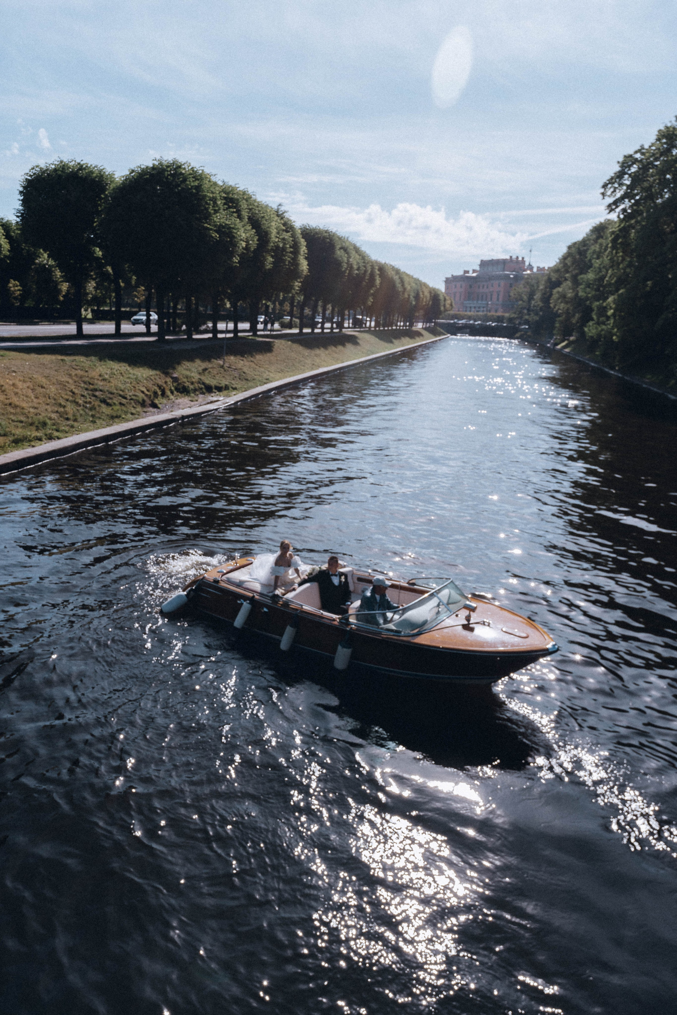 СВАДЕНБНАЯ СЬЕМКА НА КАТЕРЕ ПО КАНАЛАМ САНКТ-ПЕТЕРБУРГА И В АКВАТОРИИ НЕВЫ. Профессиональный фотограф, Санкт-Петербург — Виктория Богомолова