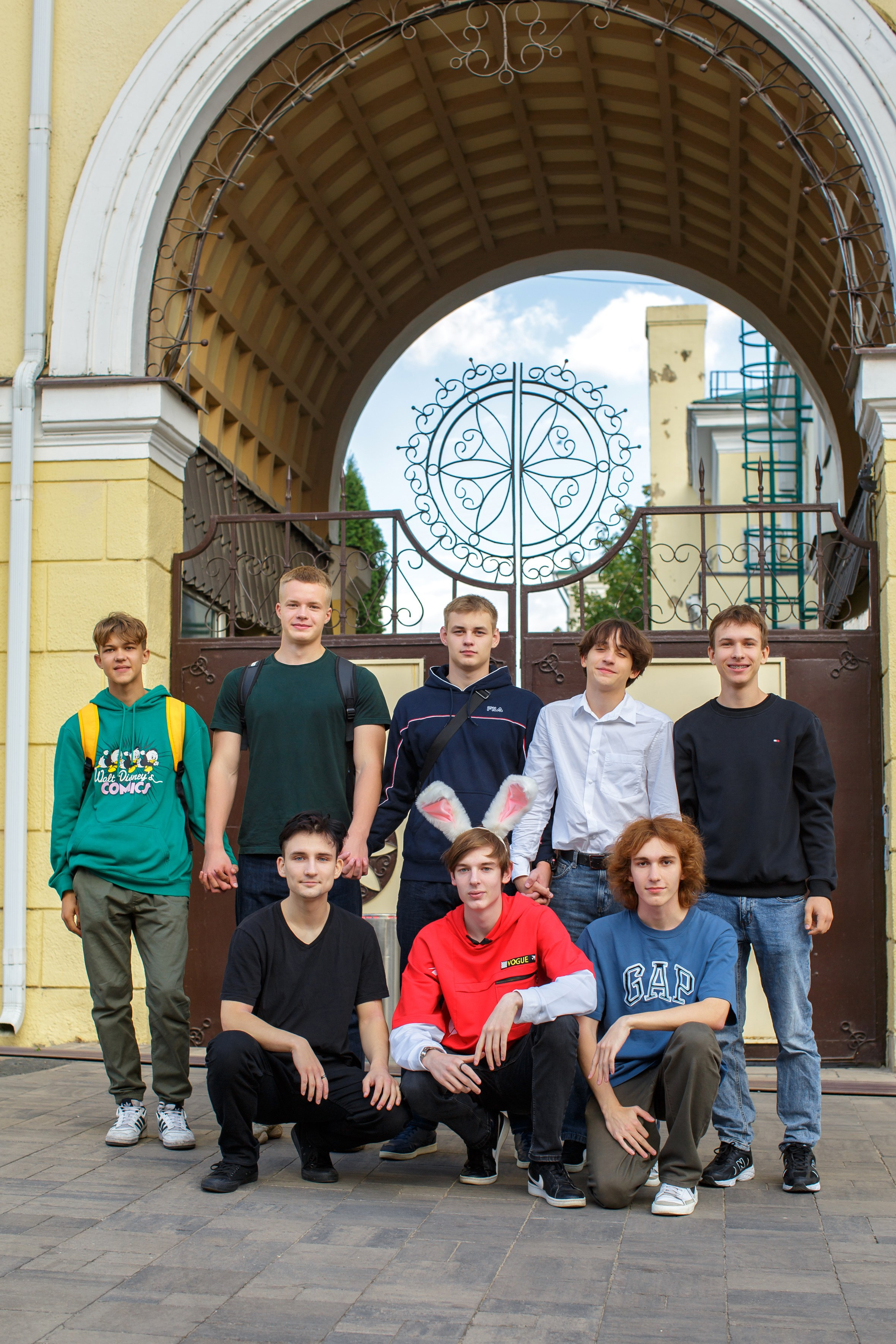 Уличная фотосессия выпускников. Школьные выпускные альбомы в Белгороде