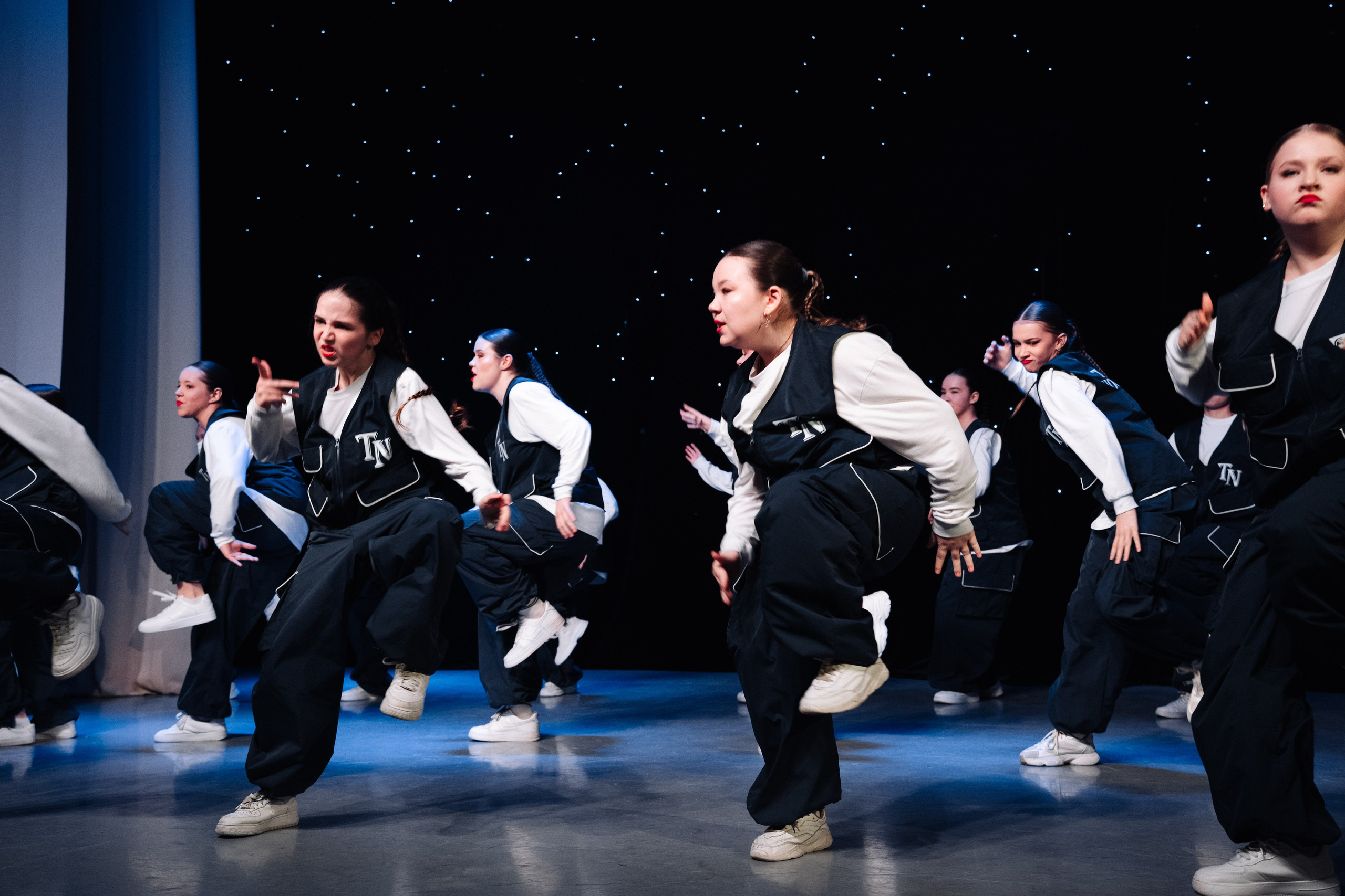 Благотворительный концерт в помощь Артему Сардаряну. Фотограф Артем Севостьянов. Профессиональная фотосъемка в Ногинске, Москве, Московской области и за границей