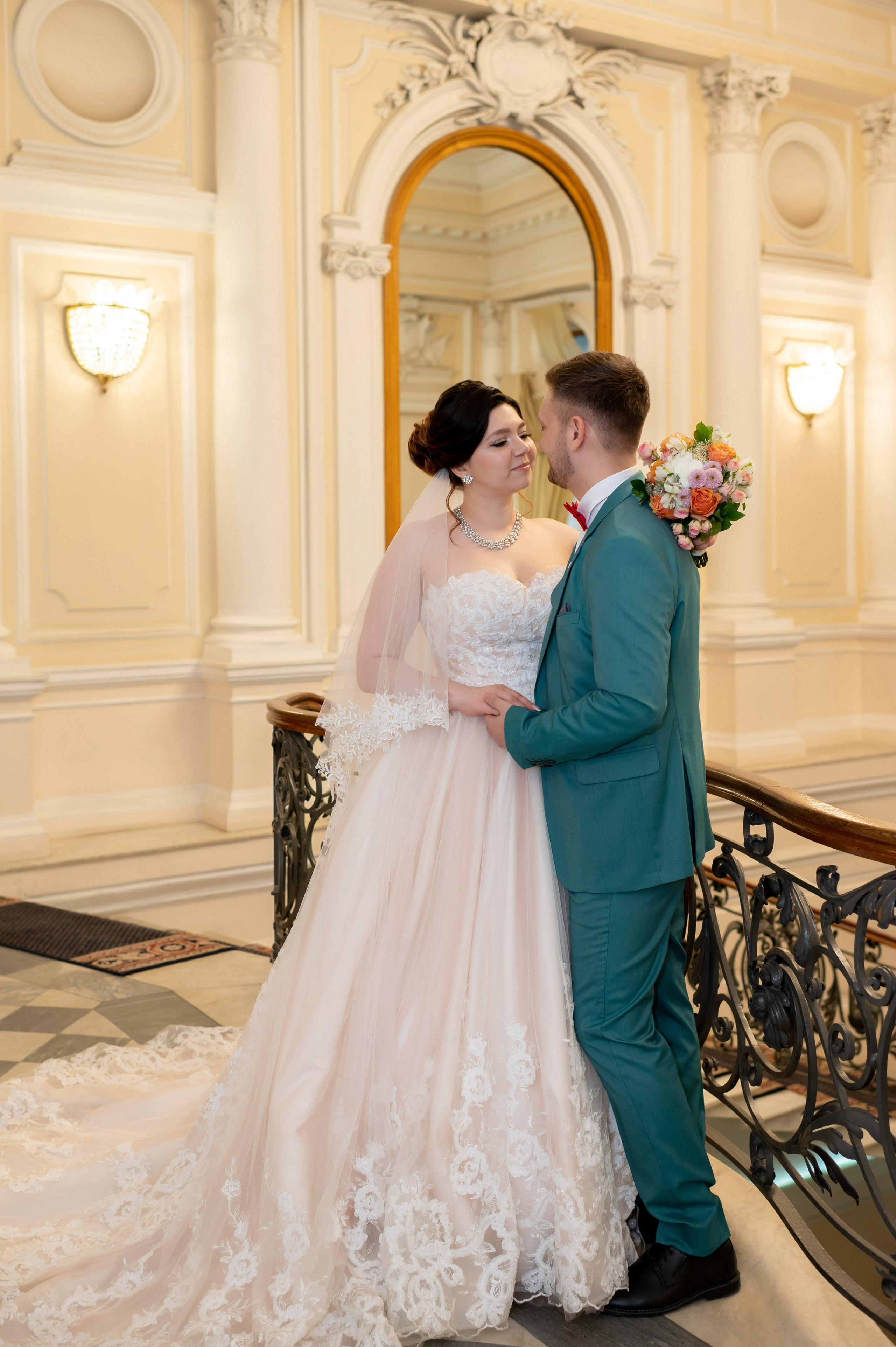Самая красивая свадебная фотосессия в Эрмитаже. Лучшие свадебные фотографии в Эрмитажа. Портретный, семейный и свадебный фотограф в Санкт-Петербурге и в Пушкине Ширяев Денис