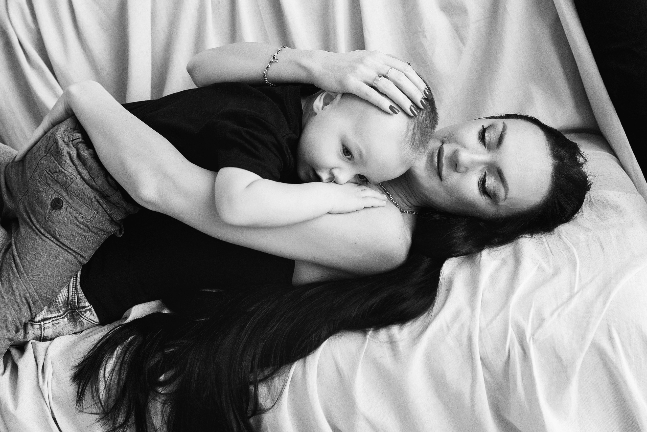 ЧБ серия. Фотограф новорожденных Оксана Полевская