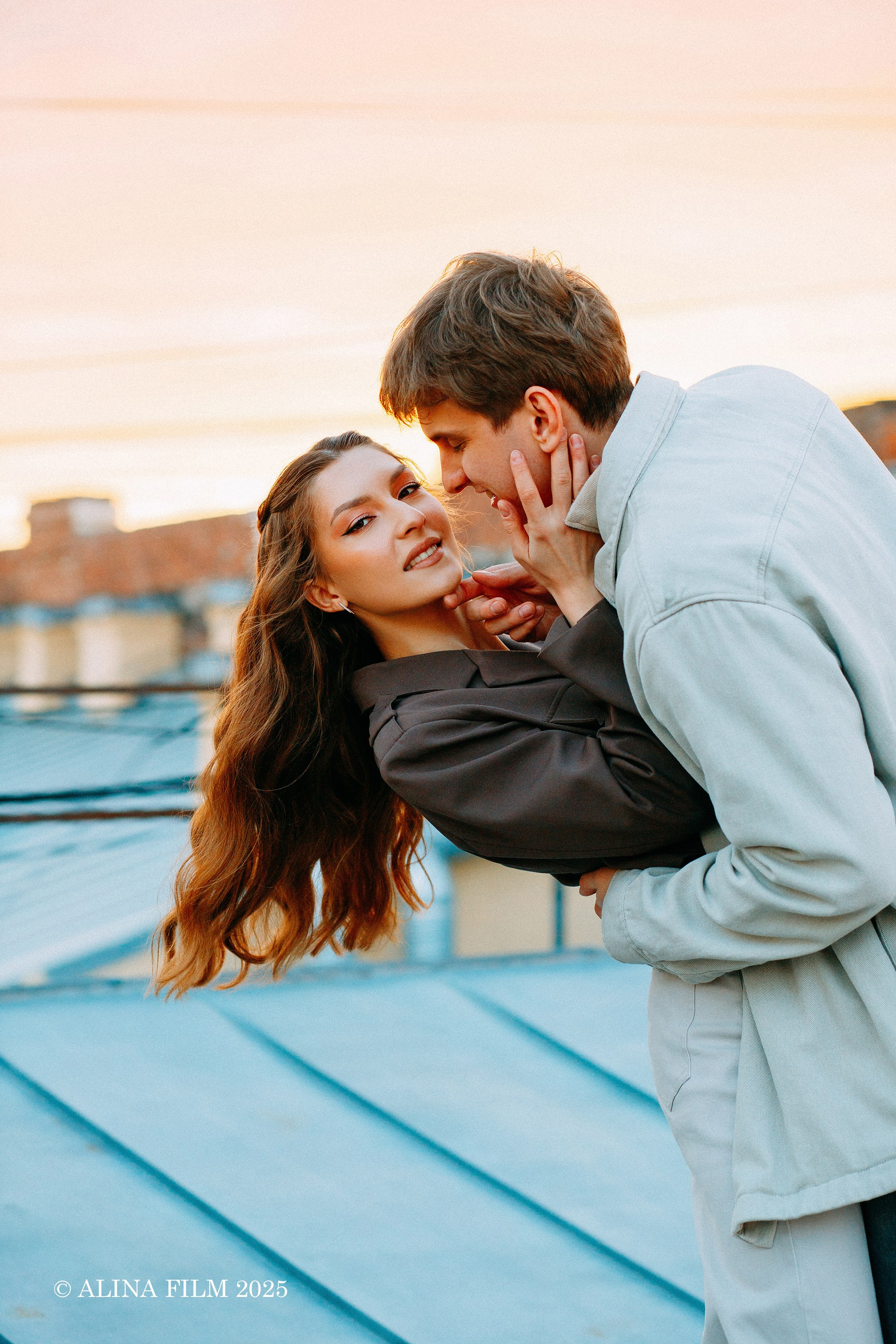 Фотосессия на крыше в Питере (лавстори). Фотограф в Санкт-Петербурге Alina Film