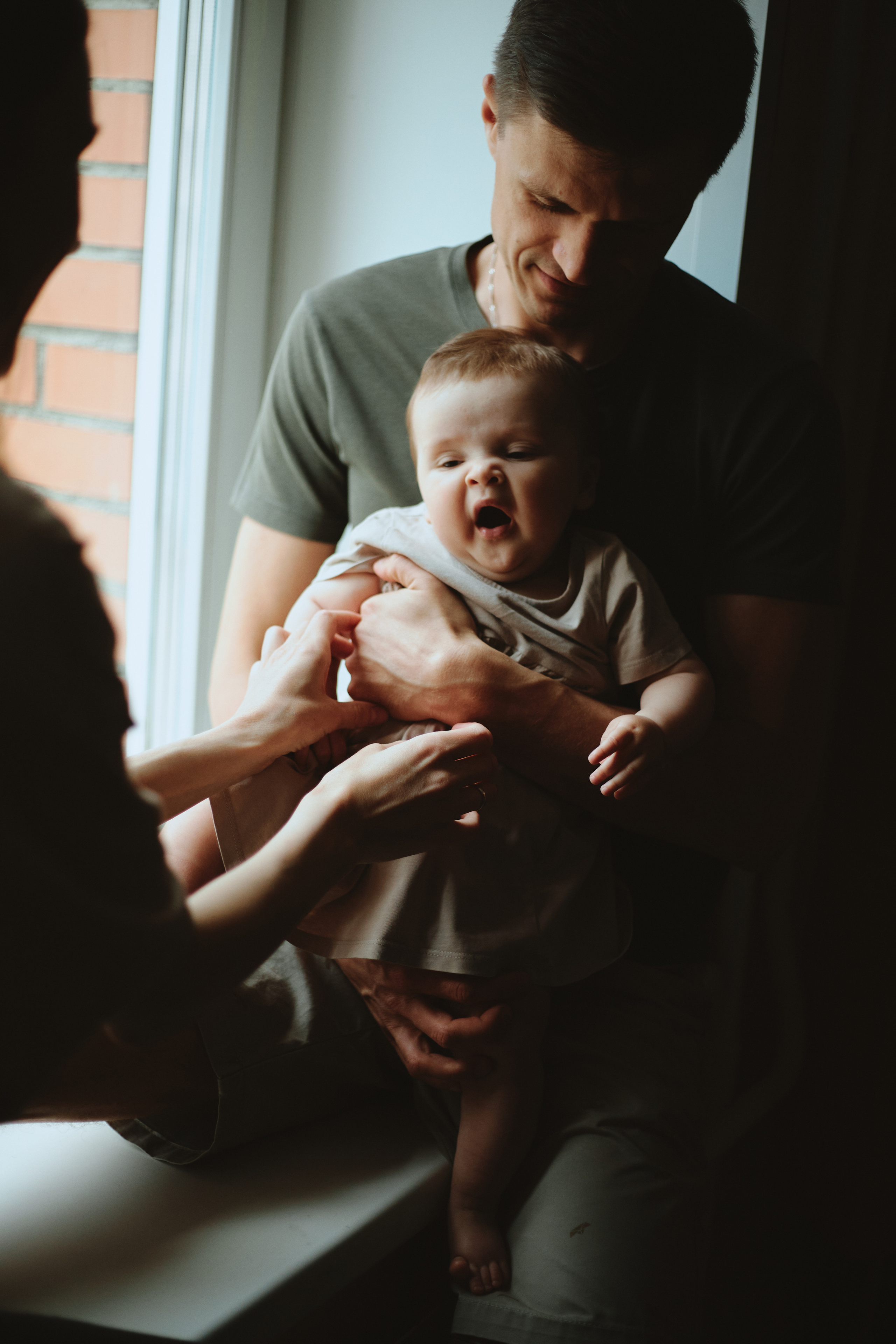 Маленькая Юнна с родителями. Фотограф Жанна Лефлер