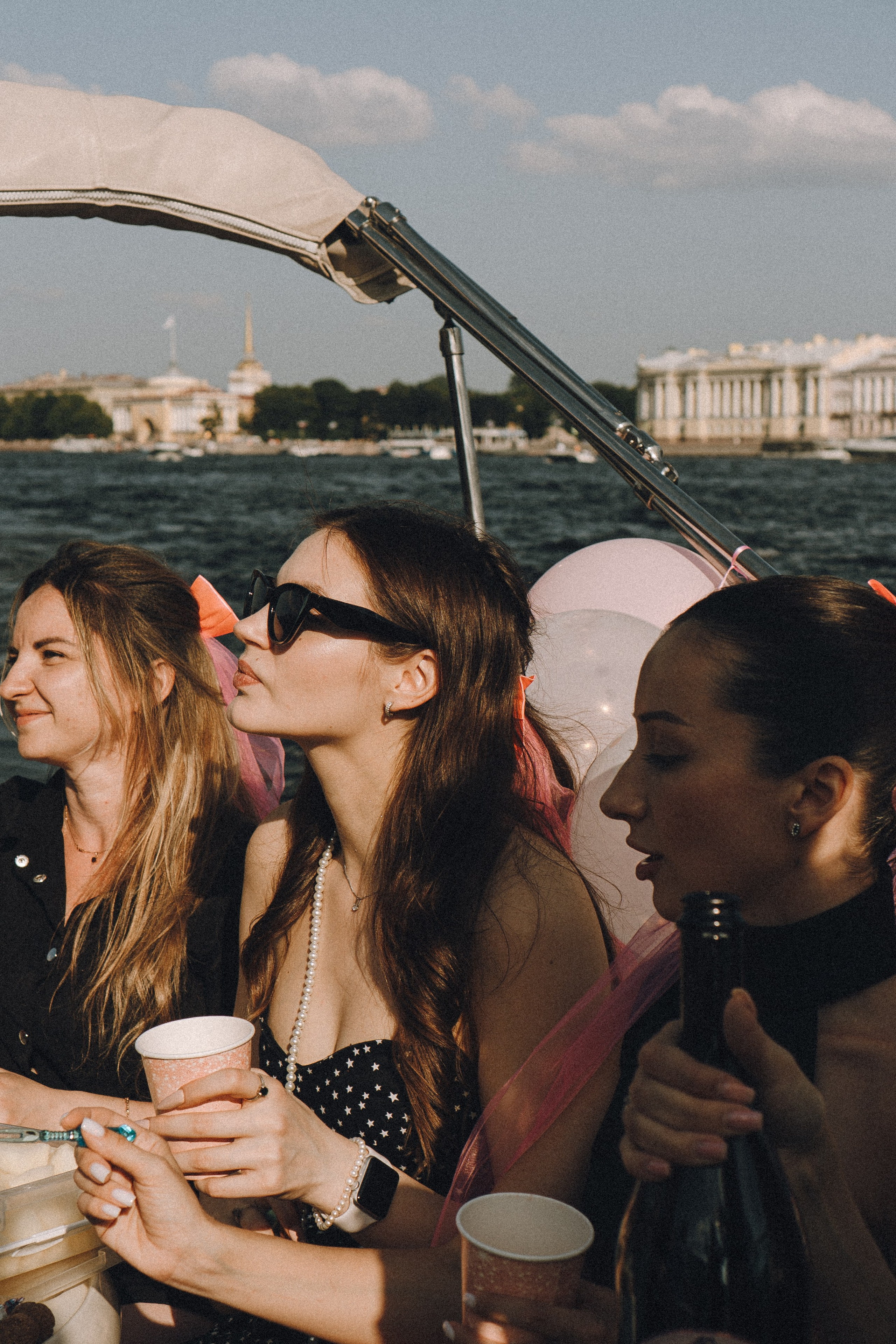 ДЕВИЧНИК НА КАТЕРЕ. Профессиональный фотограф, Санкт-Петербург — Виктория Богомолова