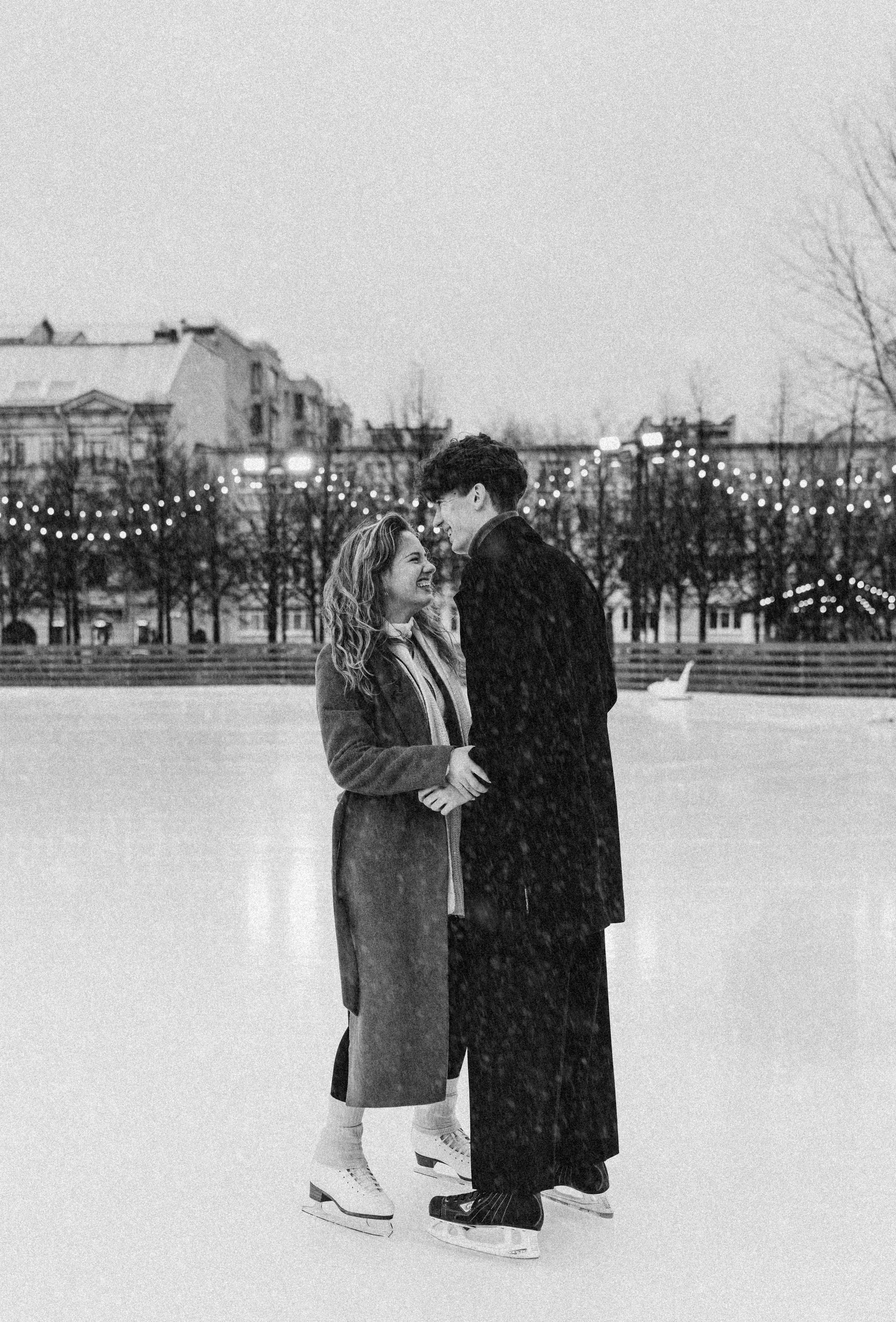 Парная фотосессия на катке. Новая Голландия. Зимняя фотосессия в Санкт-Петербурге. Фотограф в Санкт-Петербурге. Федосова Елизавета 