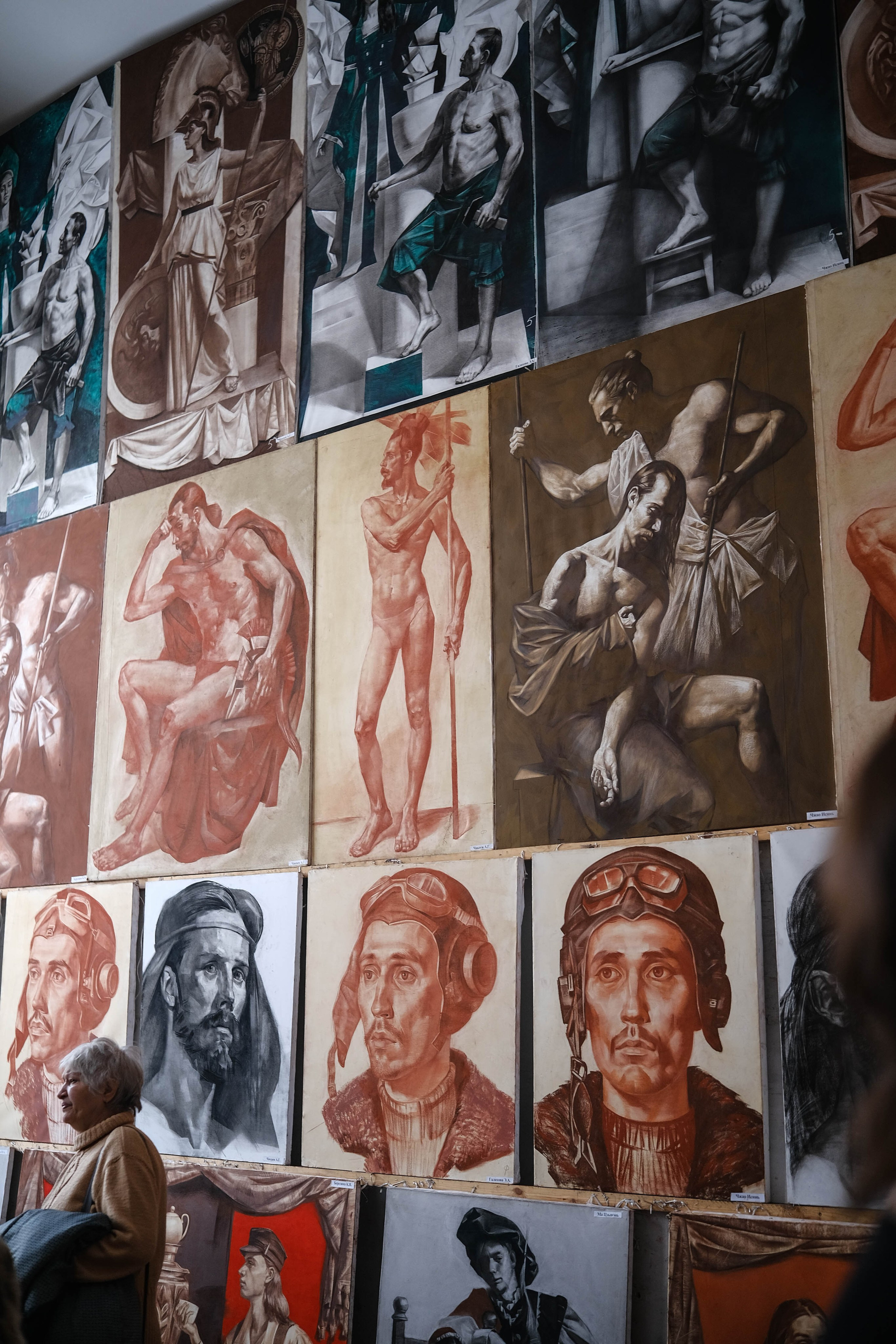 Репортаж частной экскурсии художника Михаила Соловьева в академии художеств Репина. Портретные и творческие съемки Санкт-Петребург