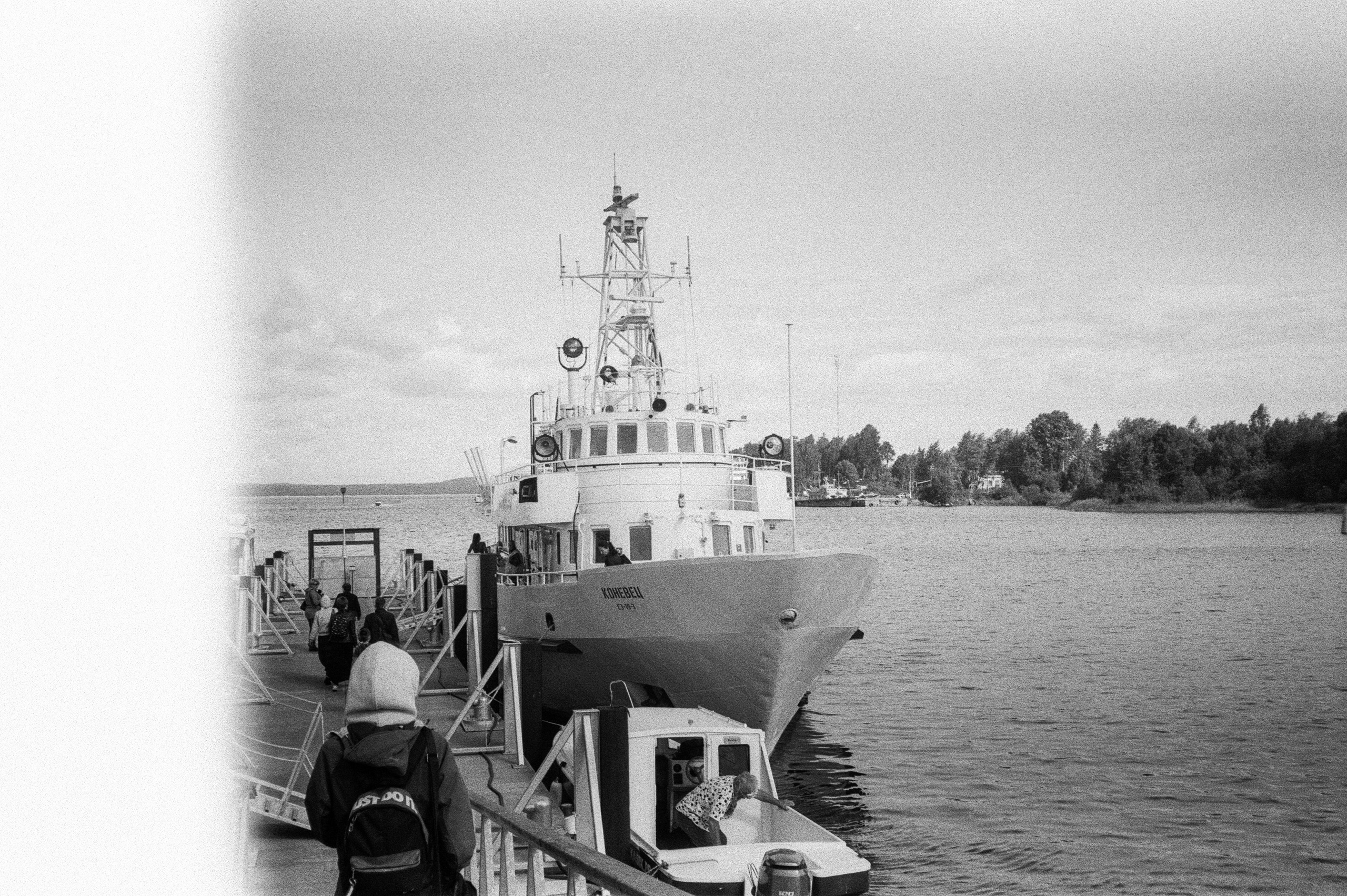 Остров Коневец / Revue 35CC / Kodak XX