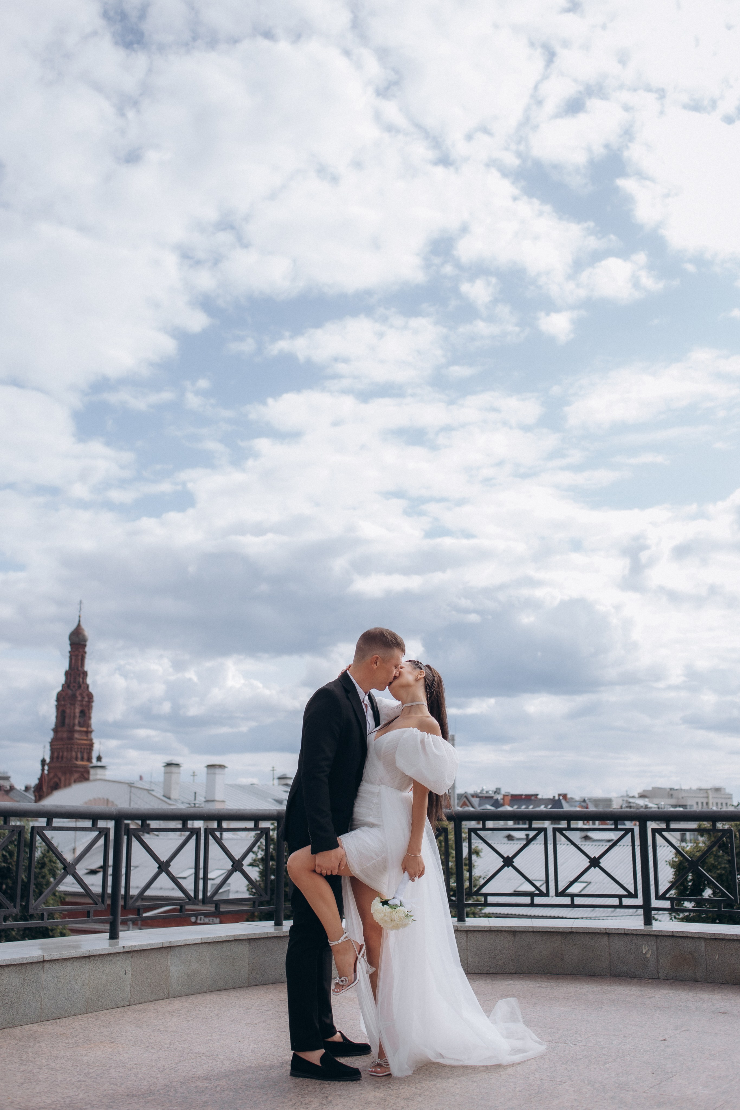 В центре Казани. Свадебный фотограф в Москве и Казани