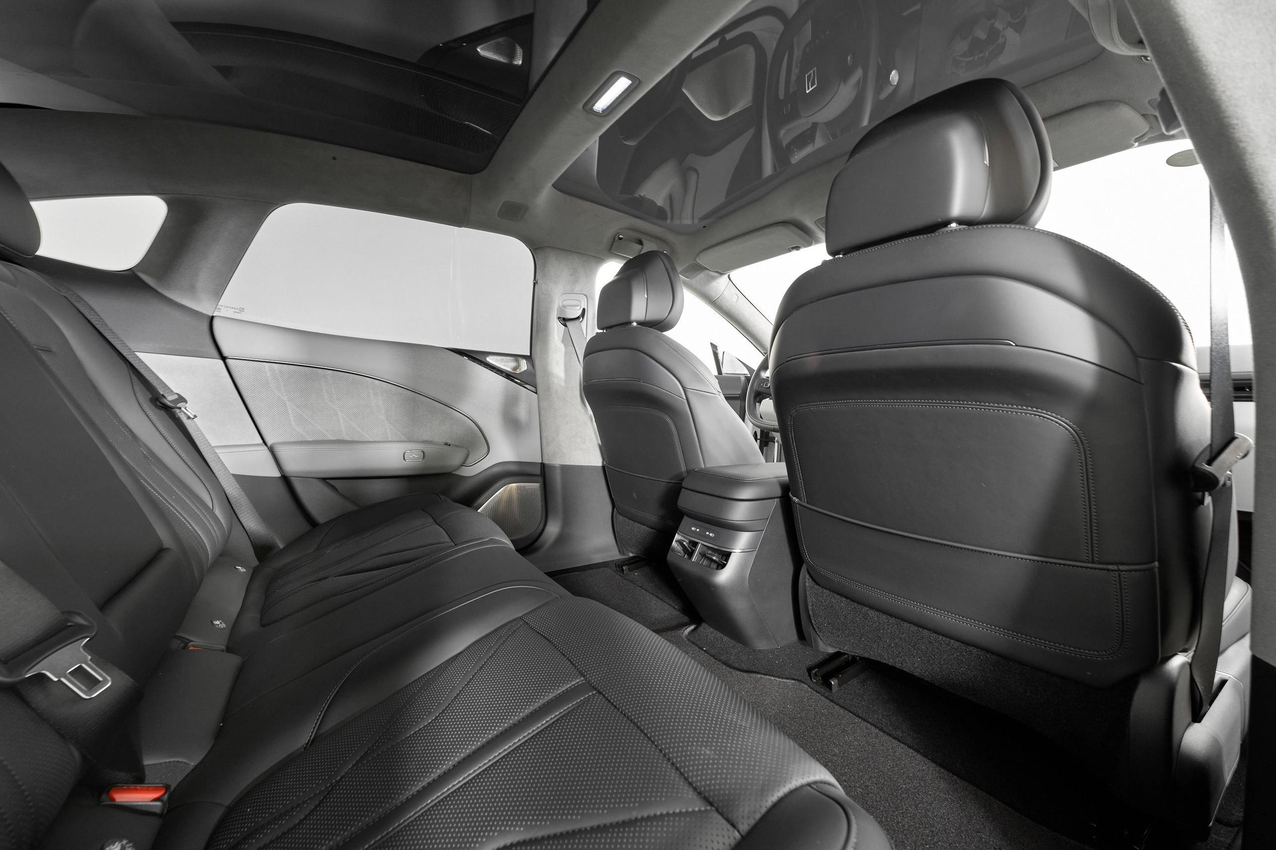 Zeekr 007_1. Фотограф Николай Прокофьев модельные тесты в Москве