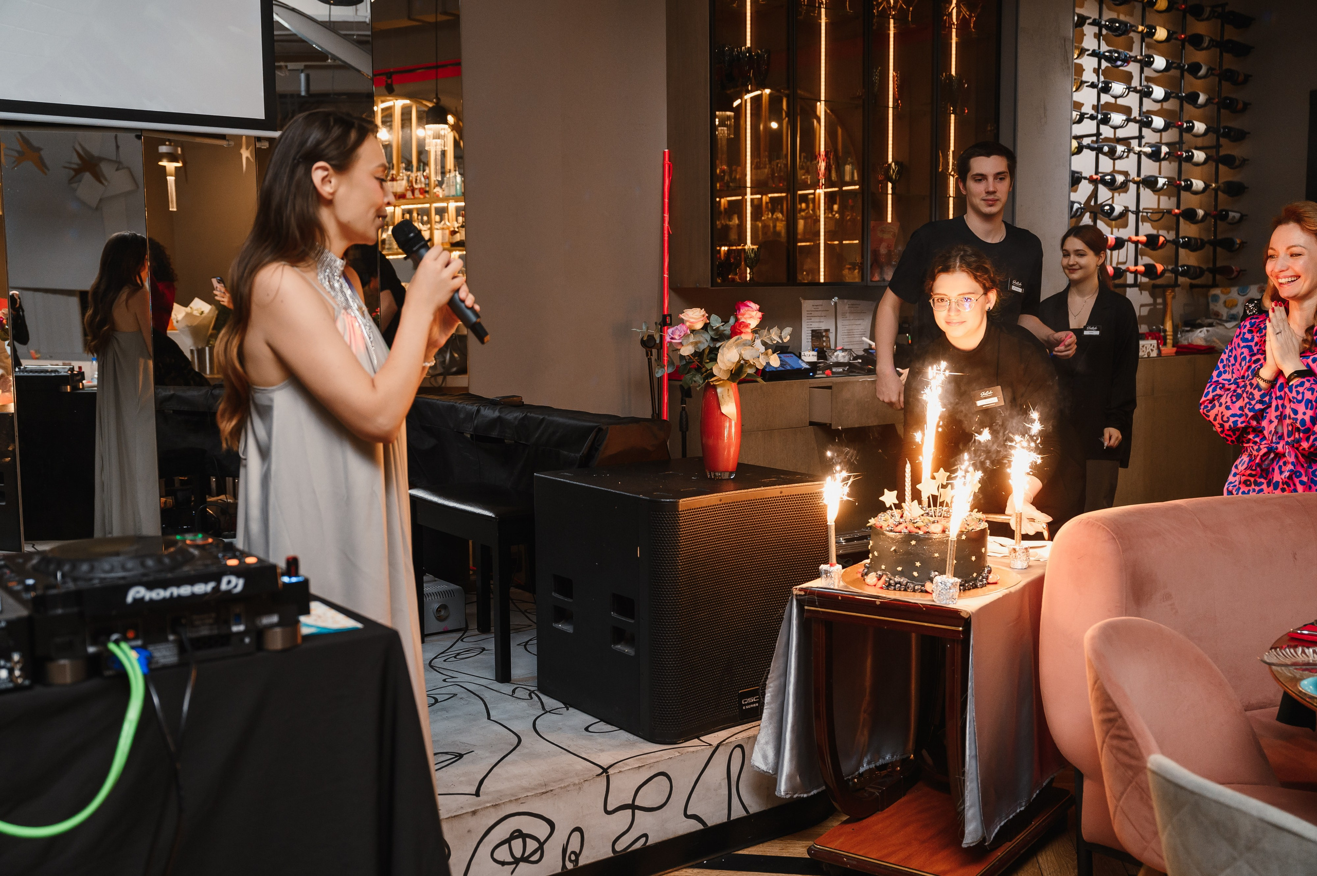 День рождения в формате выступления. Wedding and family photographer USA