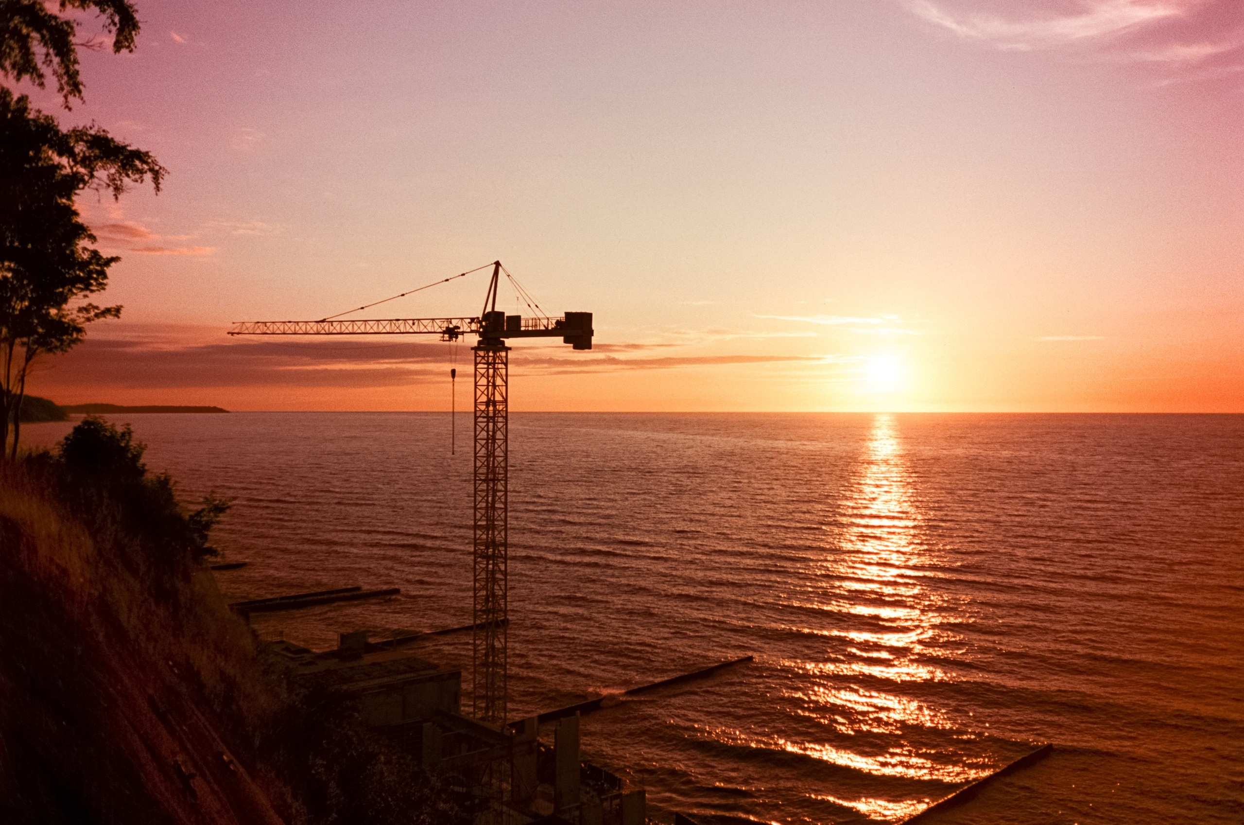 Закат в Калининграде на Aeronega 100 (Kodak Aerocolor IV) / Ricoh MF-1