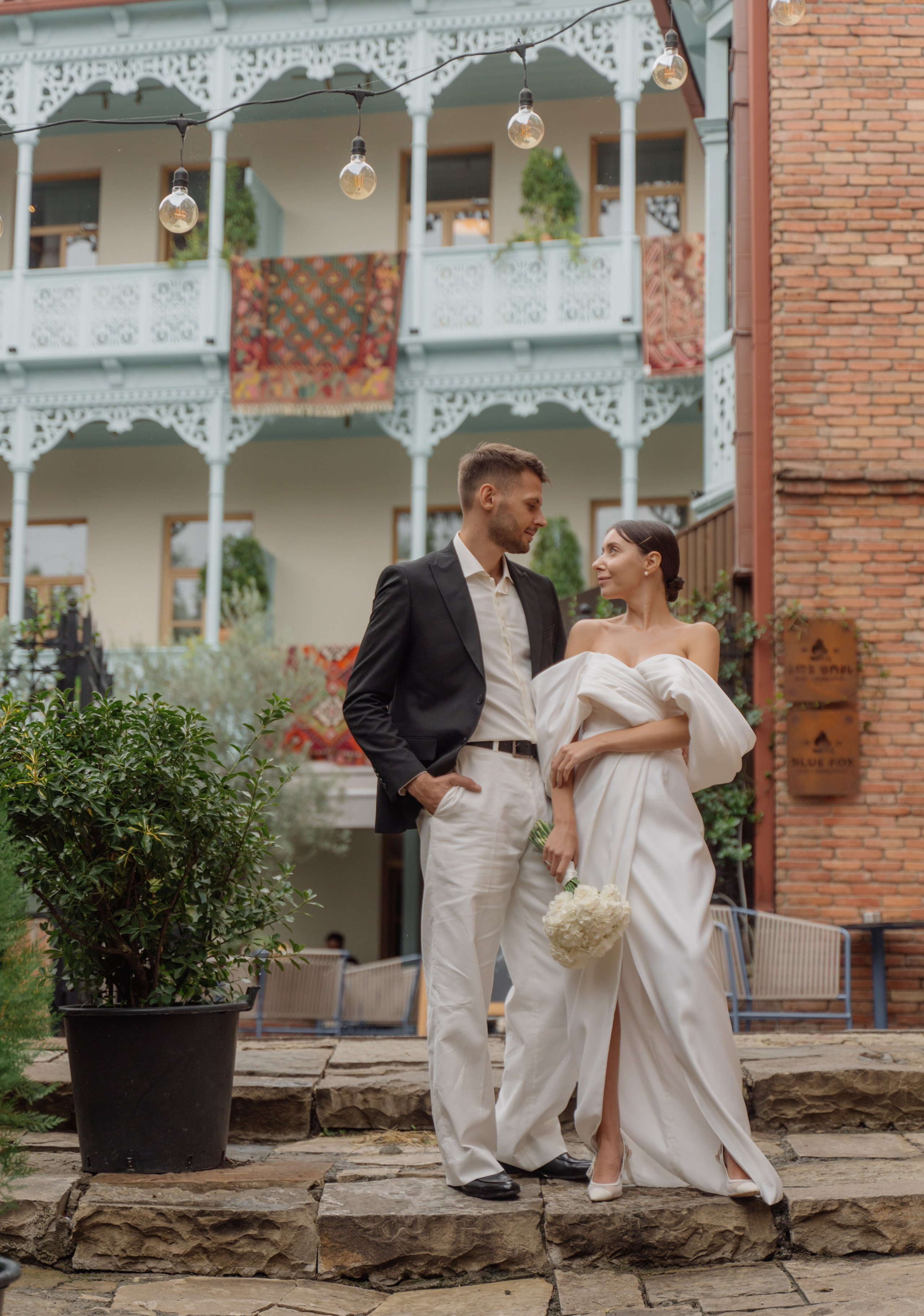 Свадебная прогулка в Тбилиси. Свадебный фотограф