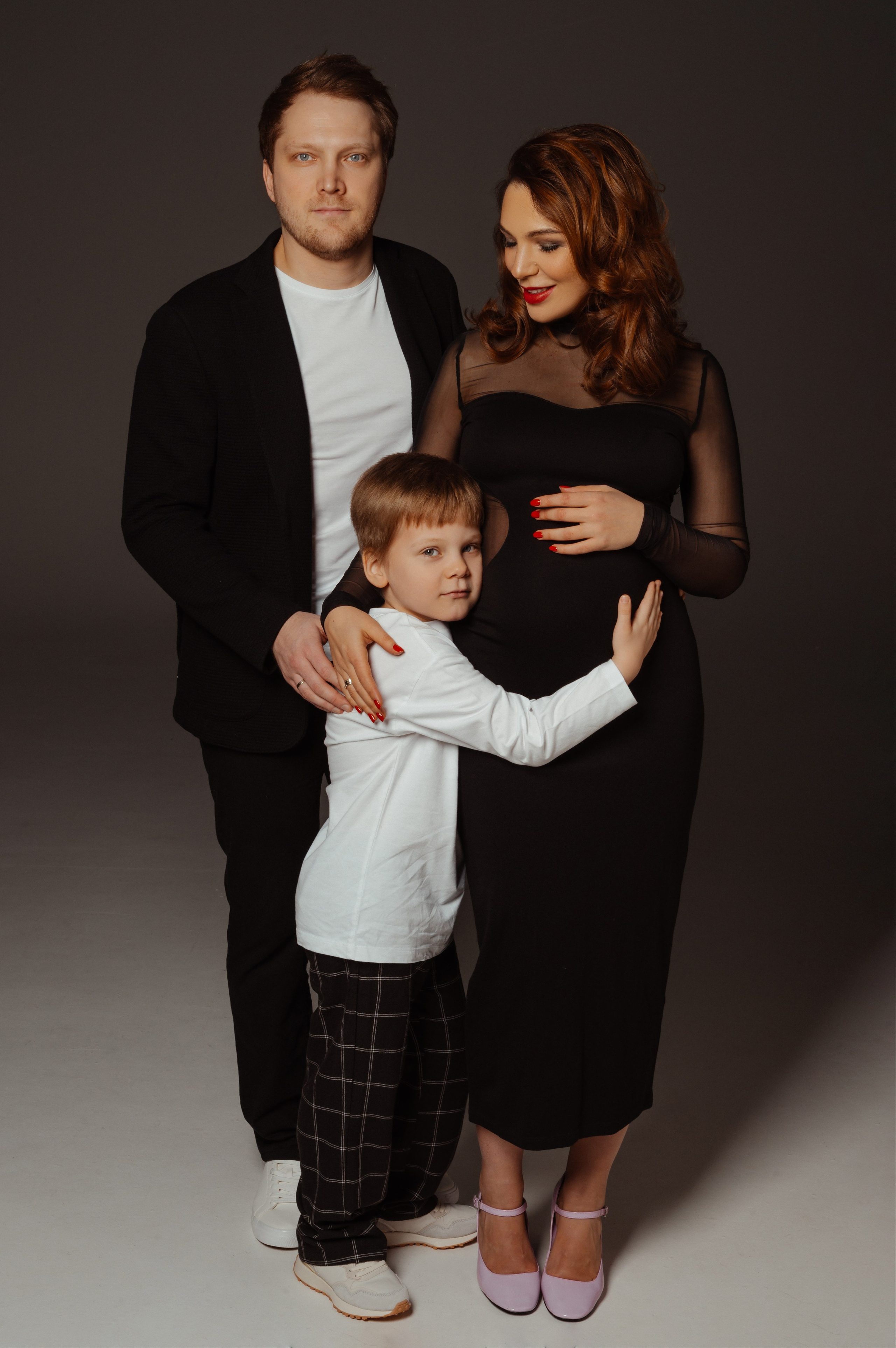 Профессиональный семейный и беременный фотограф в Санкт-Петербурге — Маргарита Иванова. Индивидуальные фотосессии под ключ: от образа до гот. Профессиональный фотограф беременности в СПБ. Стильные фотосессии беременности в стиле минимализм и классическая фотография