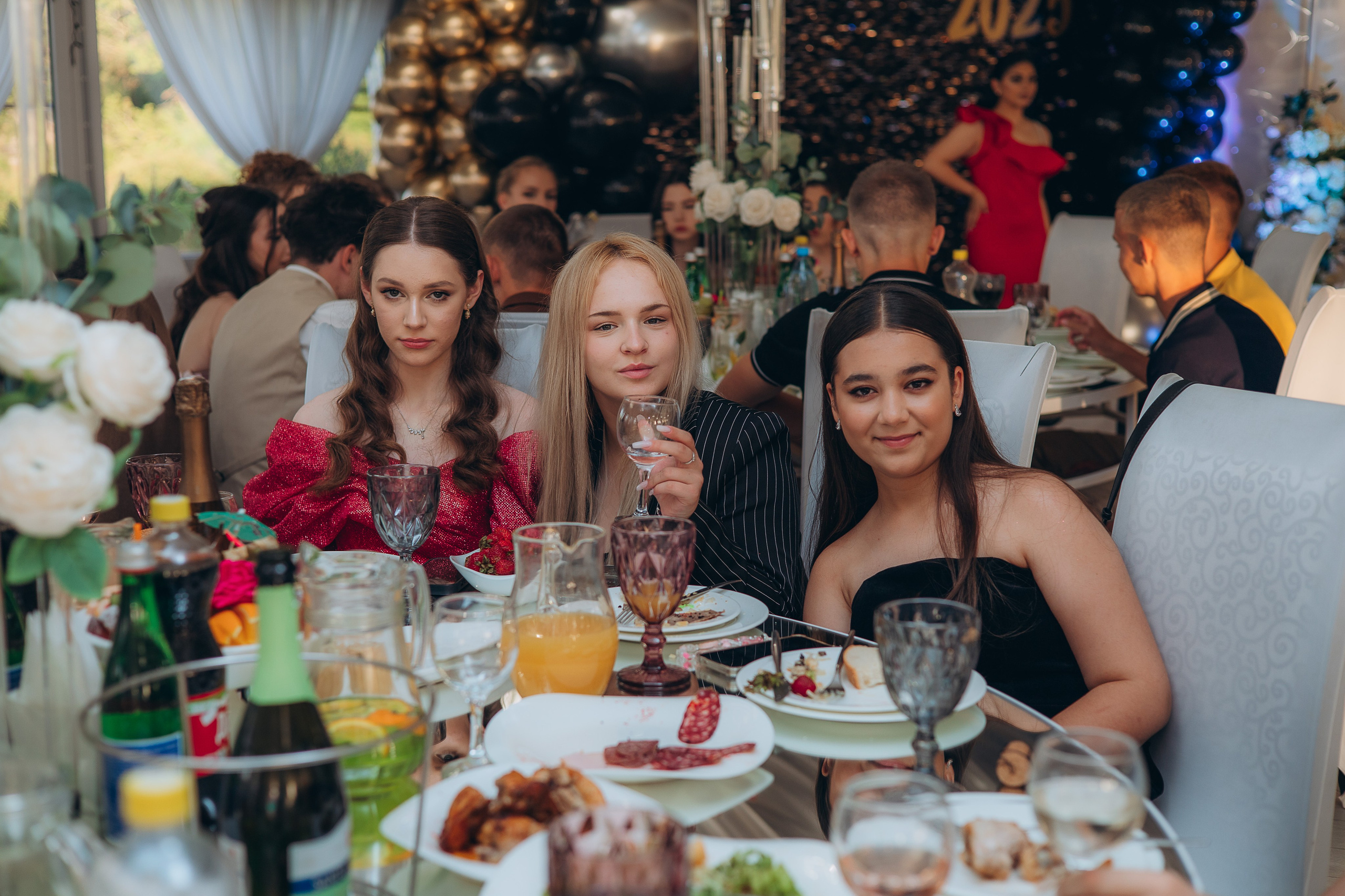 Выпускной 9-11классы. Выпускные книги Анапа Новороссийск Краснодар