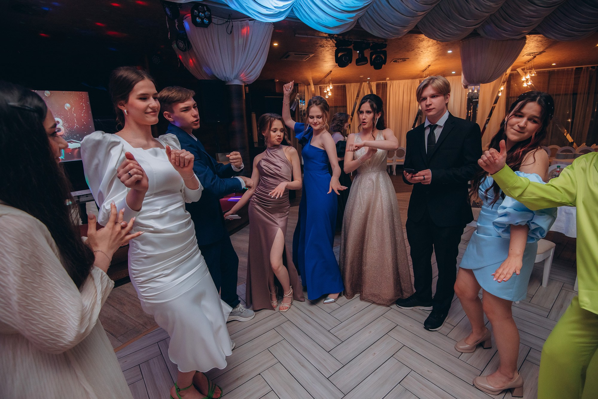 Выпускной 9-11классы. Выпускные книги Анапа Новороссийск Краснодар