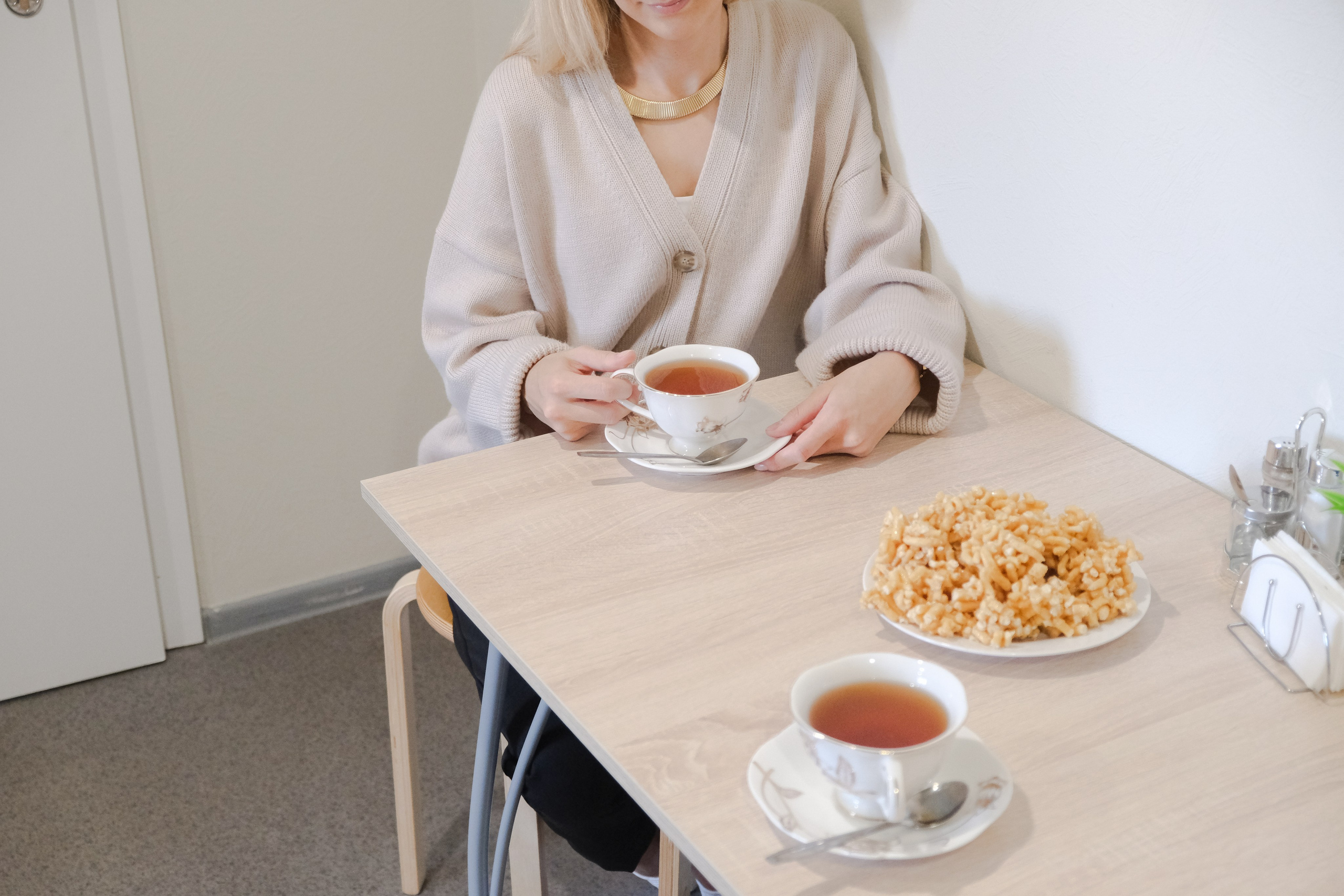 Съемка для хостела. Фотограф на камеру и мобильная съемка в Казани Лидия