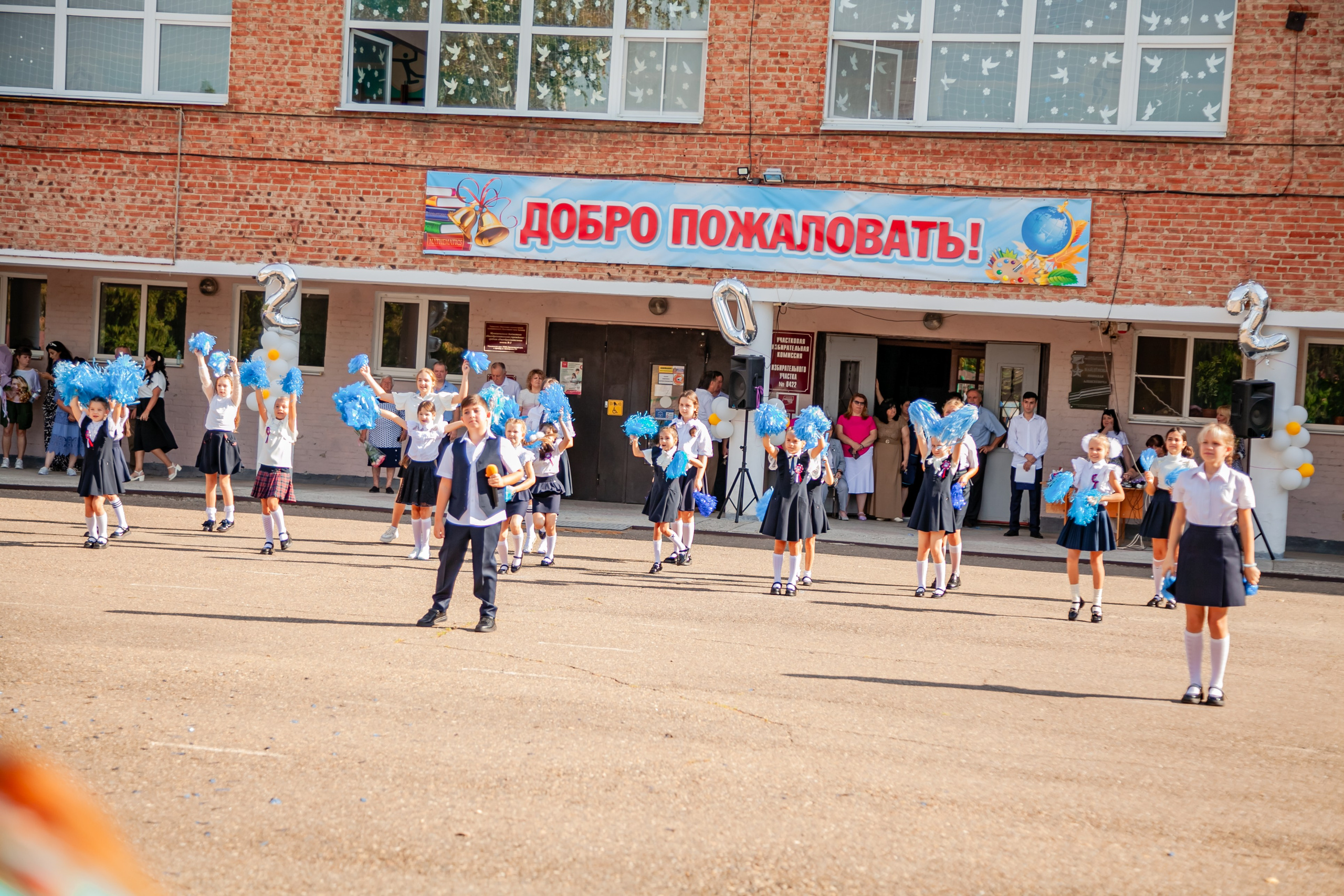 1 сентября линейка. Свадебный и семейный фотограф в Армавире