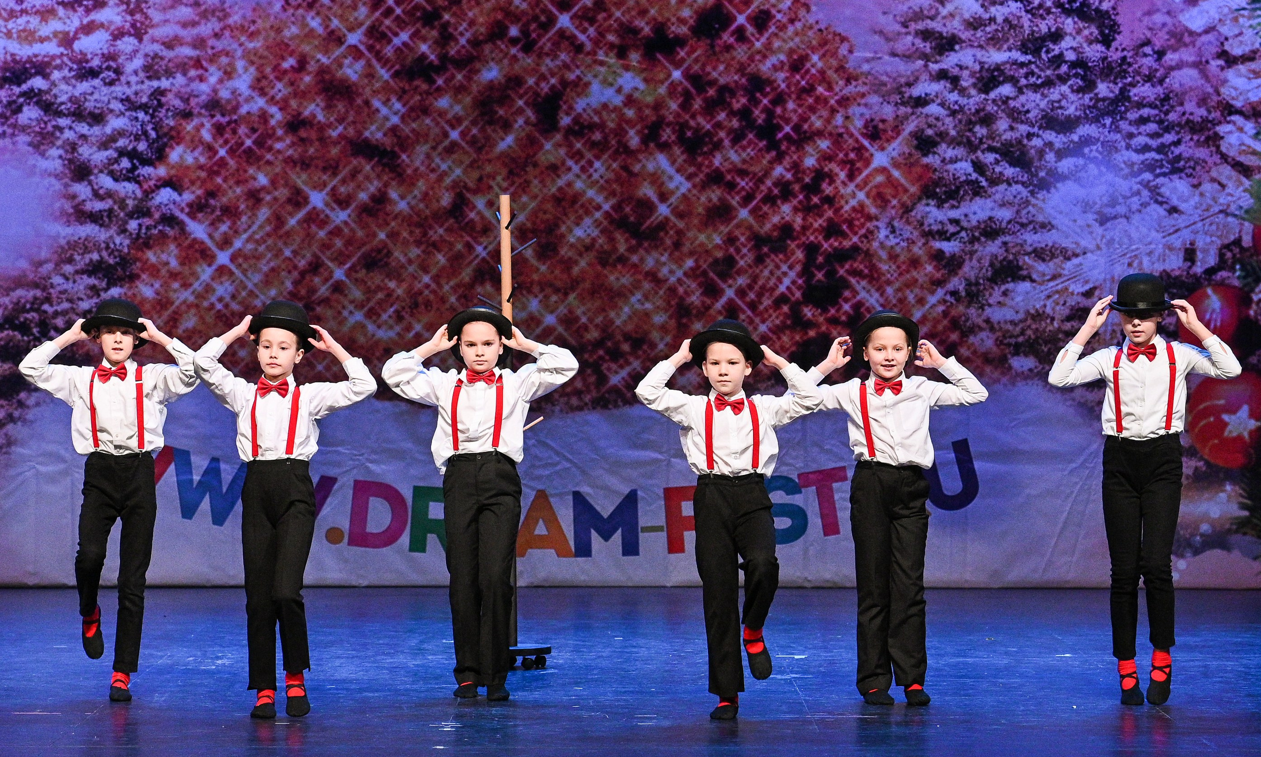 14.11.2024 «Новогодний Звездопад Талантов» Фестивальное движение «Шаг к мечте» г. Москва. Медиастудия Фото Концепт