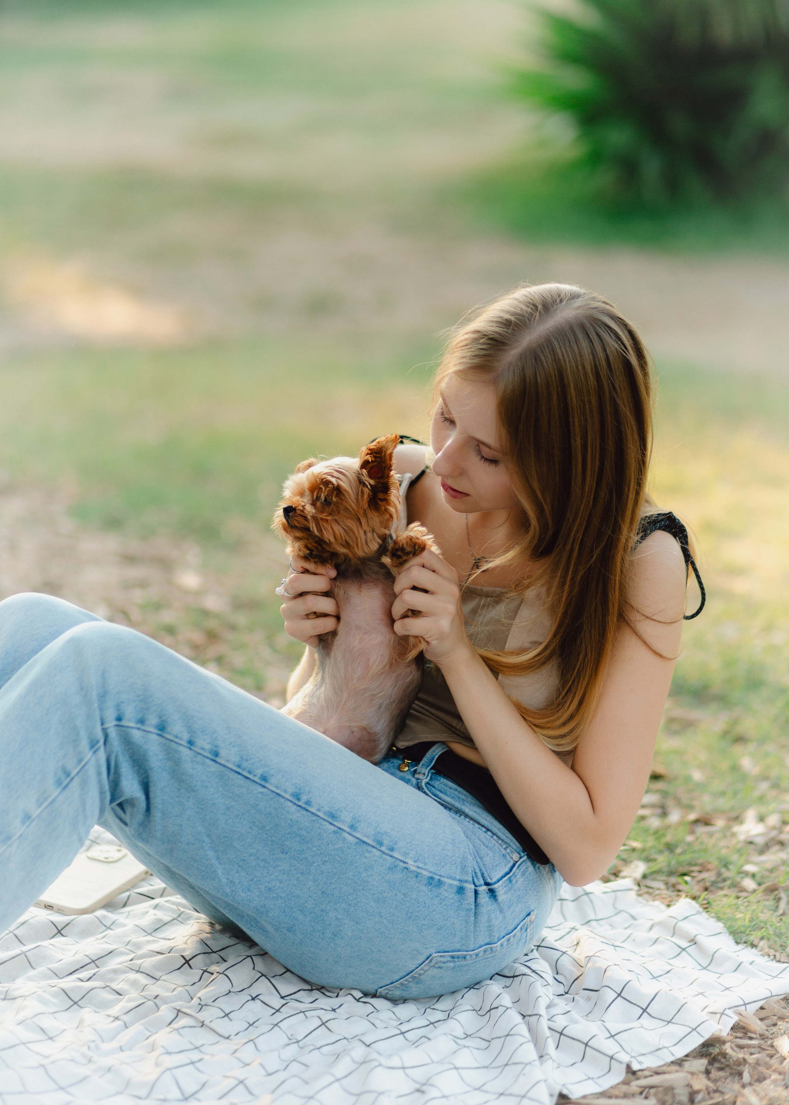 Julia & Her Playful Stitch. Barbara Isaeva