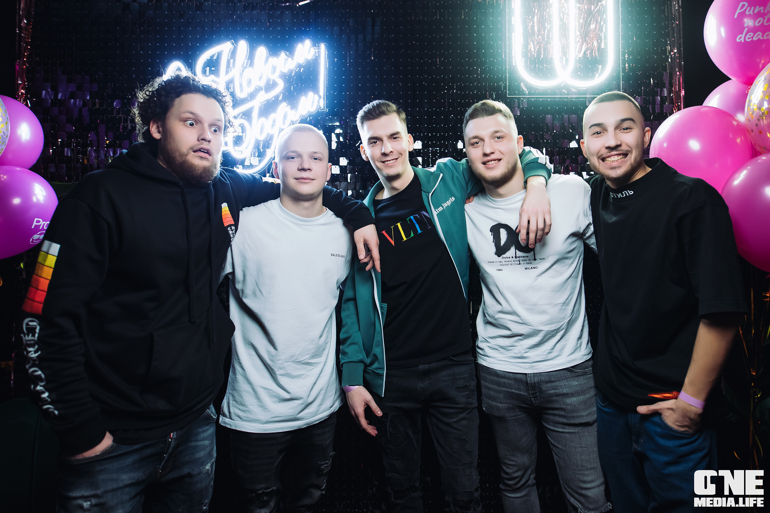 Фоторепортаж из DoubleU. One Media Life: фоторепортажи, фотоотчеты с мероприятий и заведений