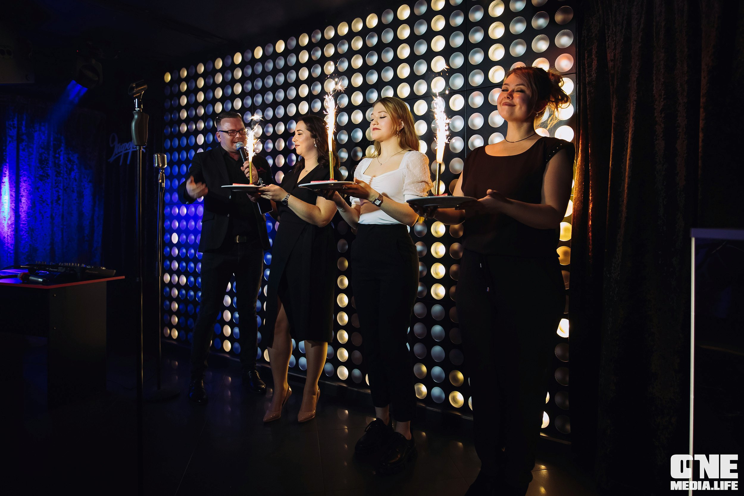 Фоторепортаж из караоке-клубе Эйфория. One Media Life: фоторепортажи, фотоотчеты с мероприятий и заведений